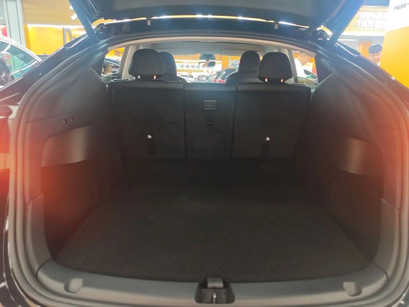 Tesla Model Y 2022 Revised Version Long-Range All-Wheel Drive — миниатюра 27