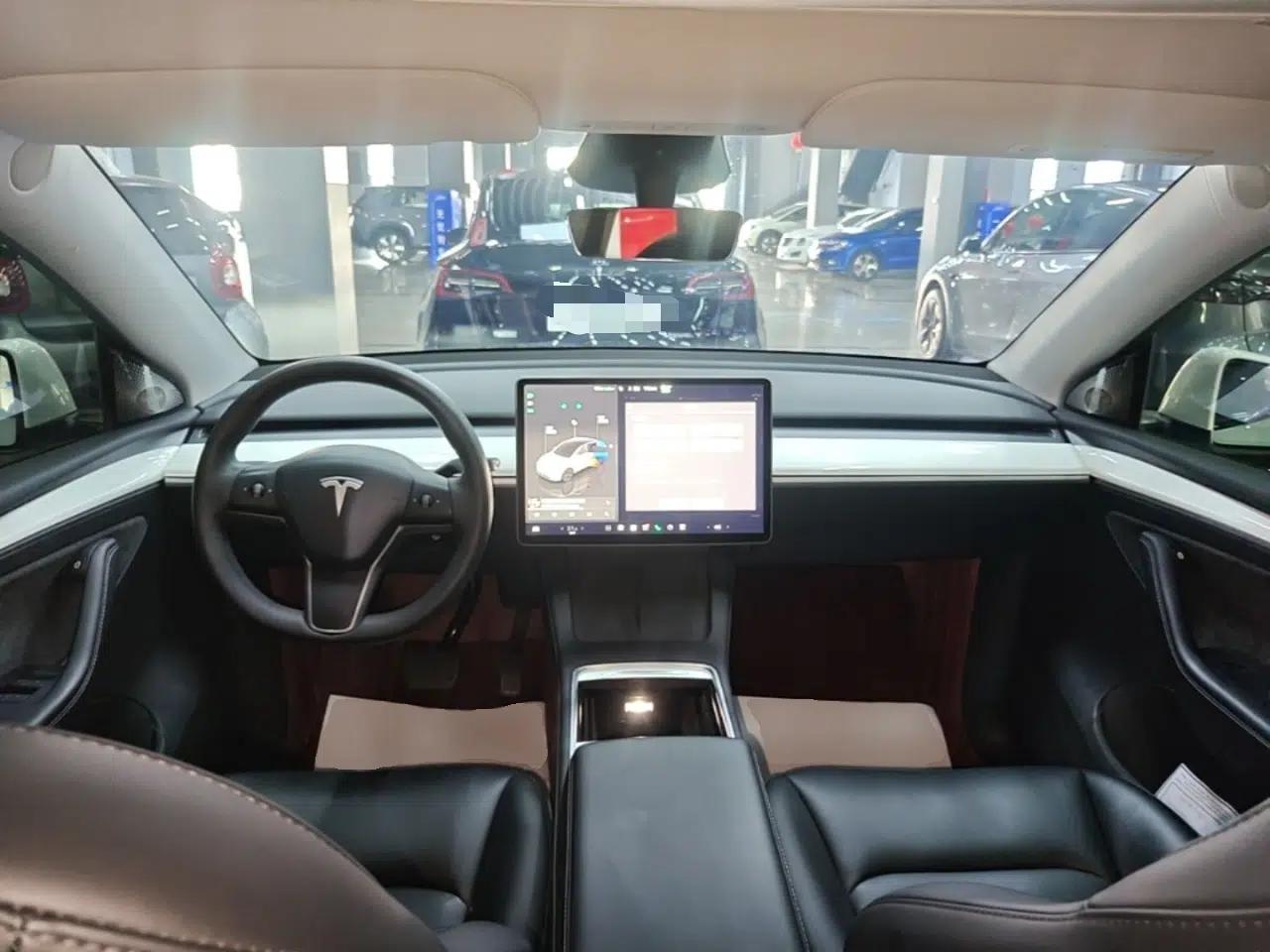 Tesla Model Y 2024 Rear-Wheel-Drive Version — миниатюра 12