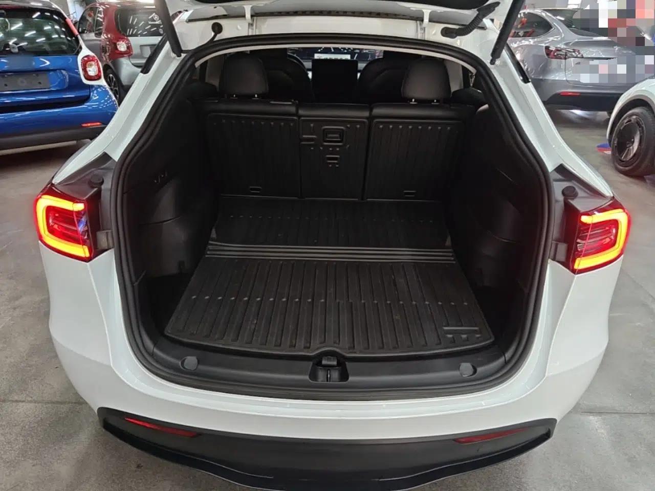 Tesla Model Y 2024 Rear-Wheel-Drive Version — миниатюра 22