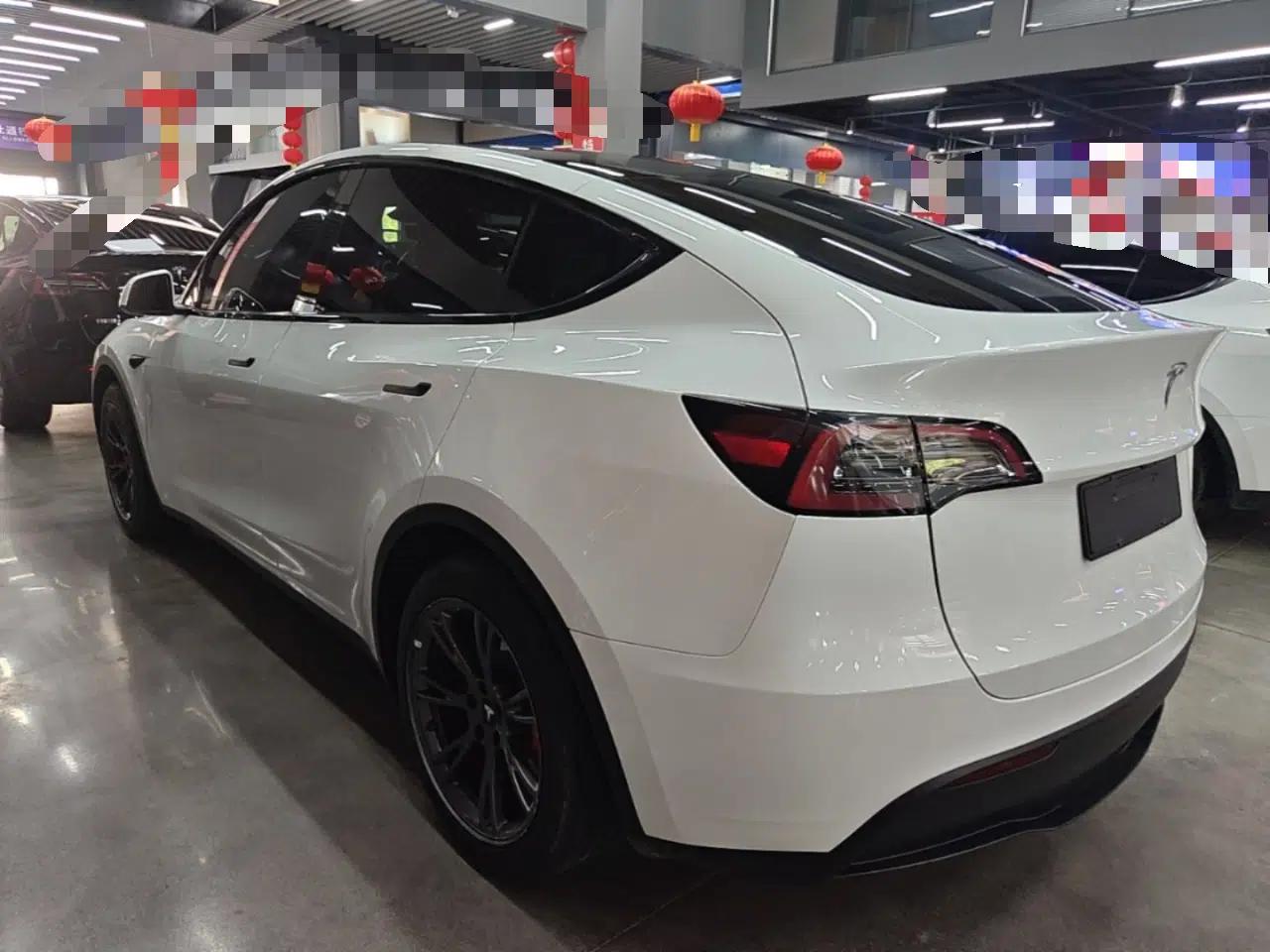 Tesla Model Y 2024 Rear-Wheel-Drive Version — миниатюра 4
