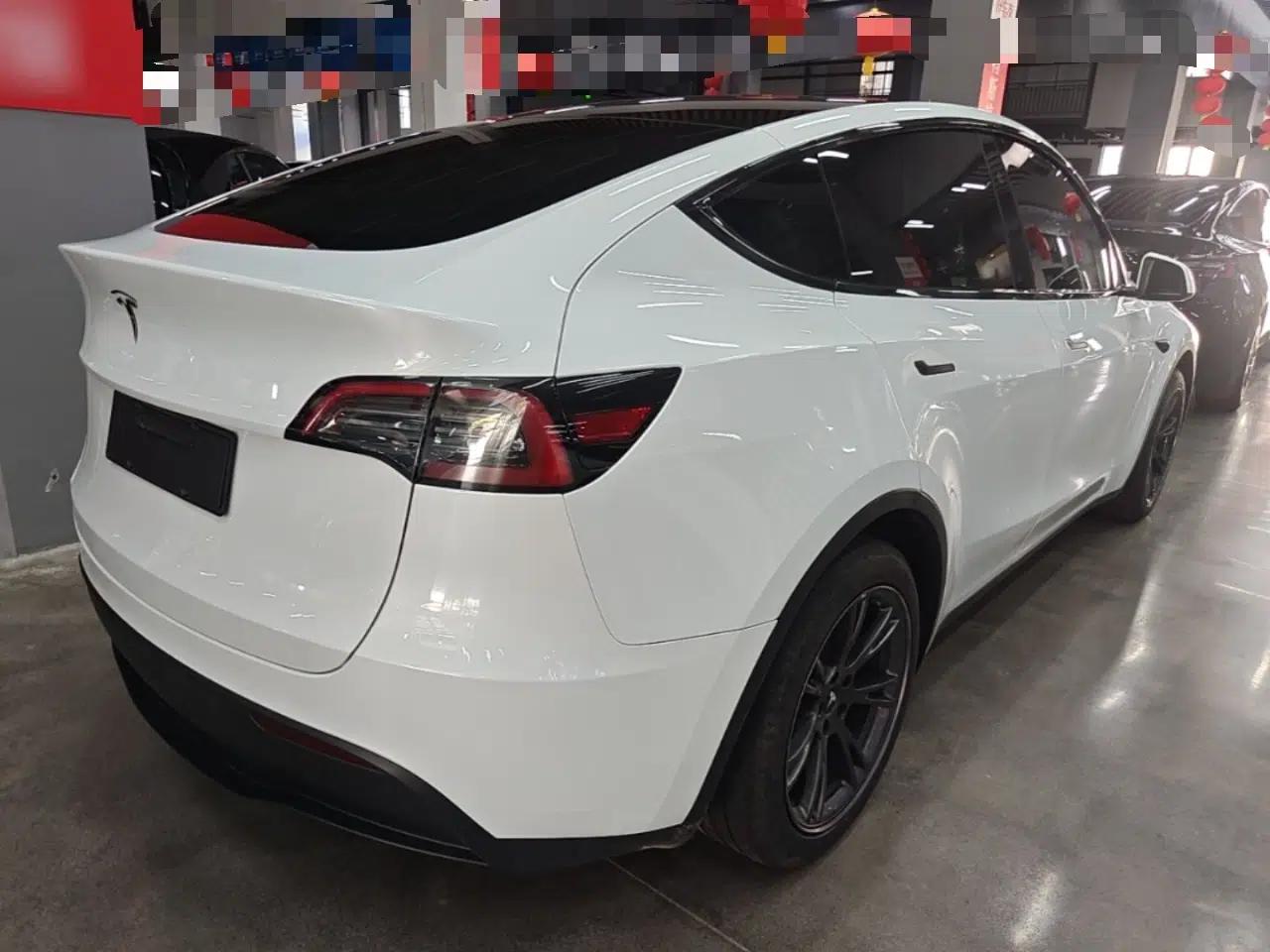 Tesla Model Y 2024 Rear-Wheel-Drive Version — миниатюра 6