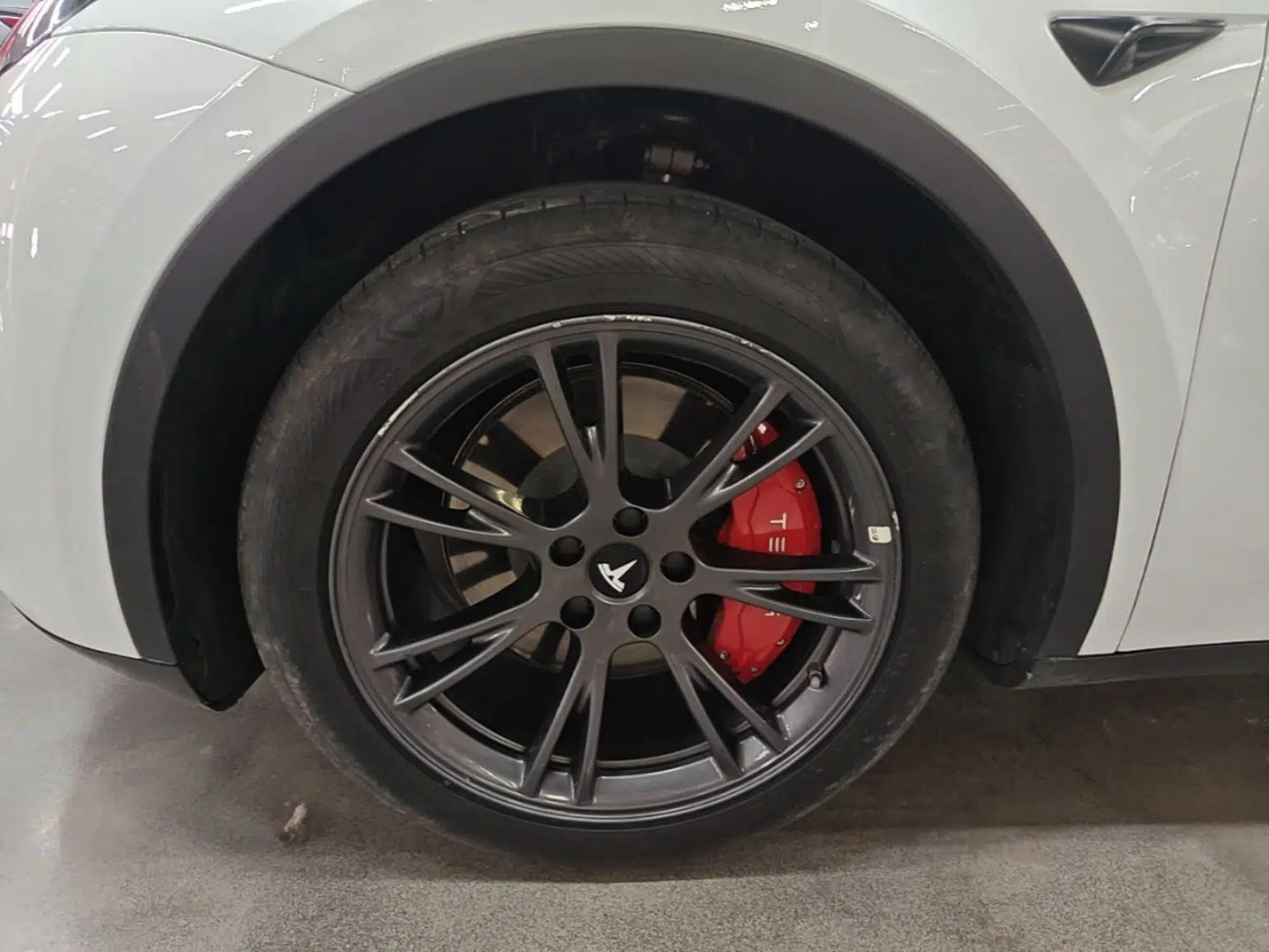 Tesla Model Y 2024 Rear-Wheel-Drive Version — миниатюра 10