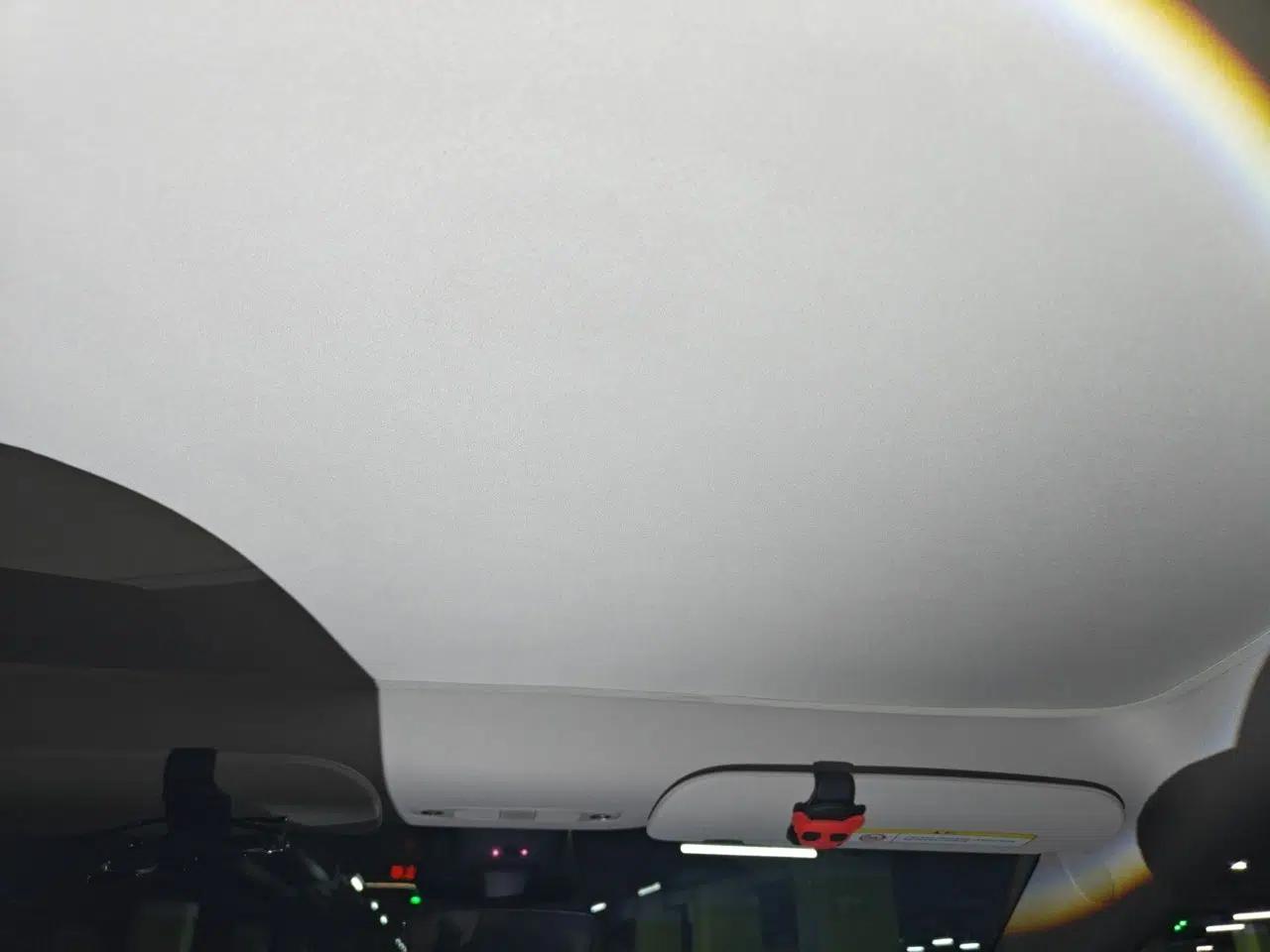 Tesla Model Y 2024 Rear-Wheel-Drive Version — миниатюра 18