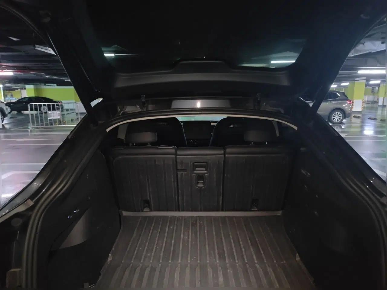 Tesla Model Y 2024 Rear-Wheel-Drive Version — миниатюра 19