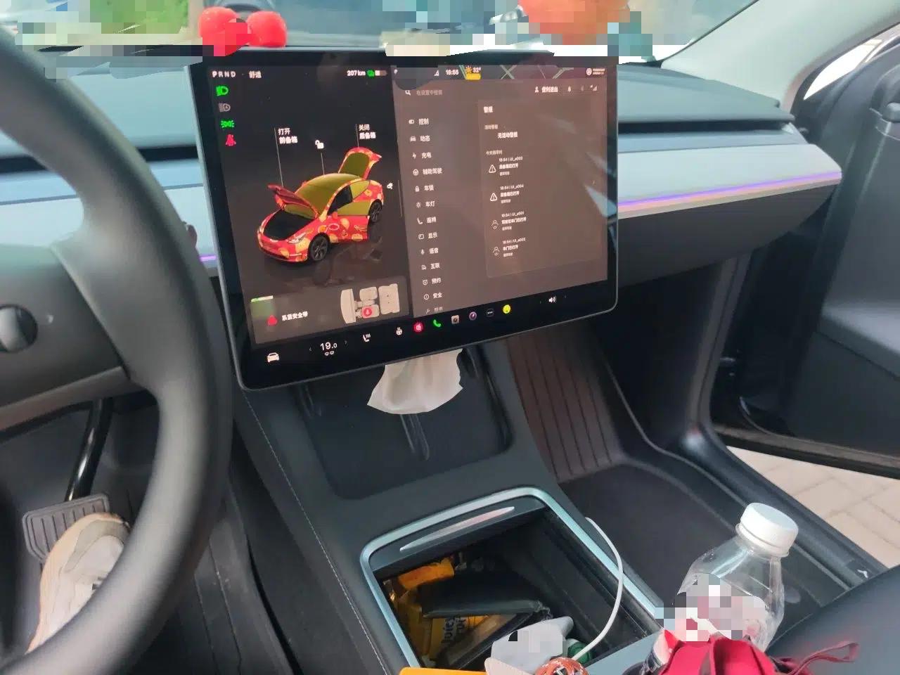 Tesla Model Y 2023 Long-Range All-Wheel-Drive Version — миниатюра 10