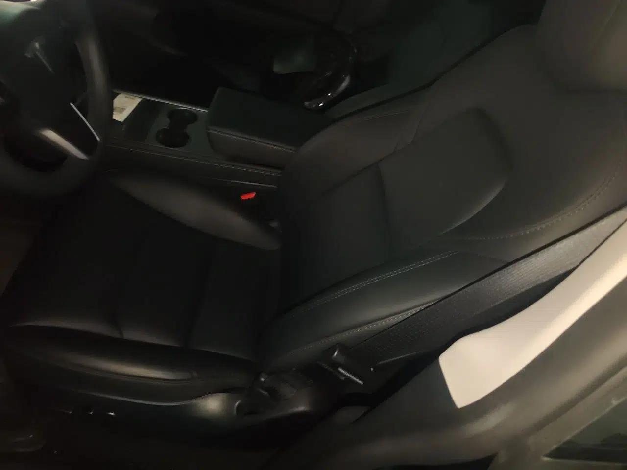 Tesla Model Y 2022 Revised Version Rear-Wheel Drive — миниатюра 12