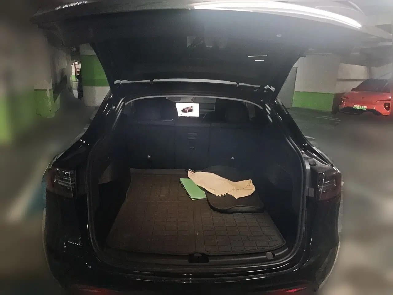 Tesla Model Y 2022 Revised Version Rear-Wheel Drive — миниатюра 16