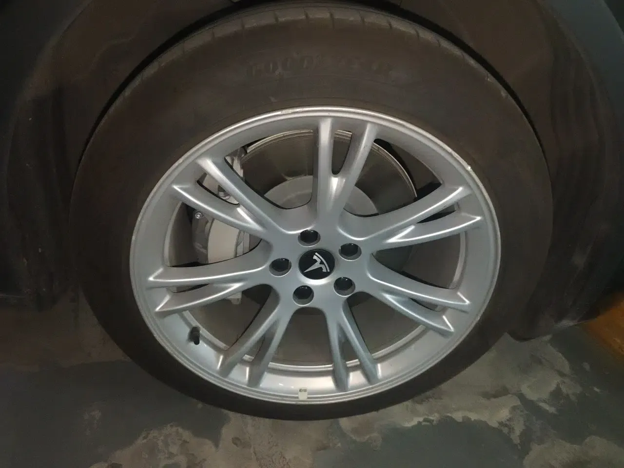 Tesla Model Y 2022 Revised Version Rear-Wheel Drive — миниатюра 5