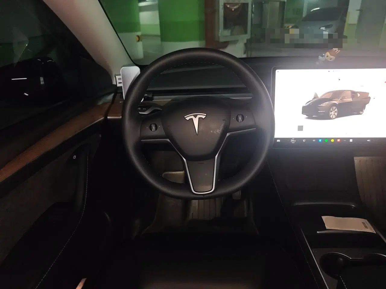 Tesla Model Y 2022 Revised Version Rear-Wheel Drive — миниатюра 7