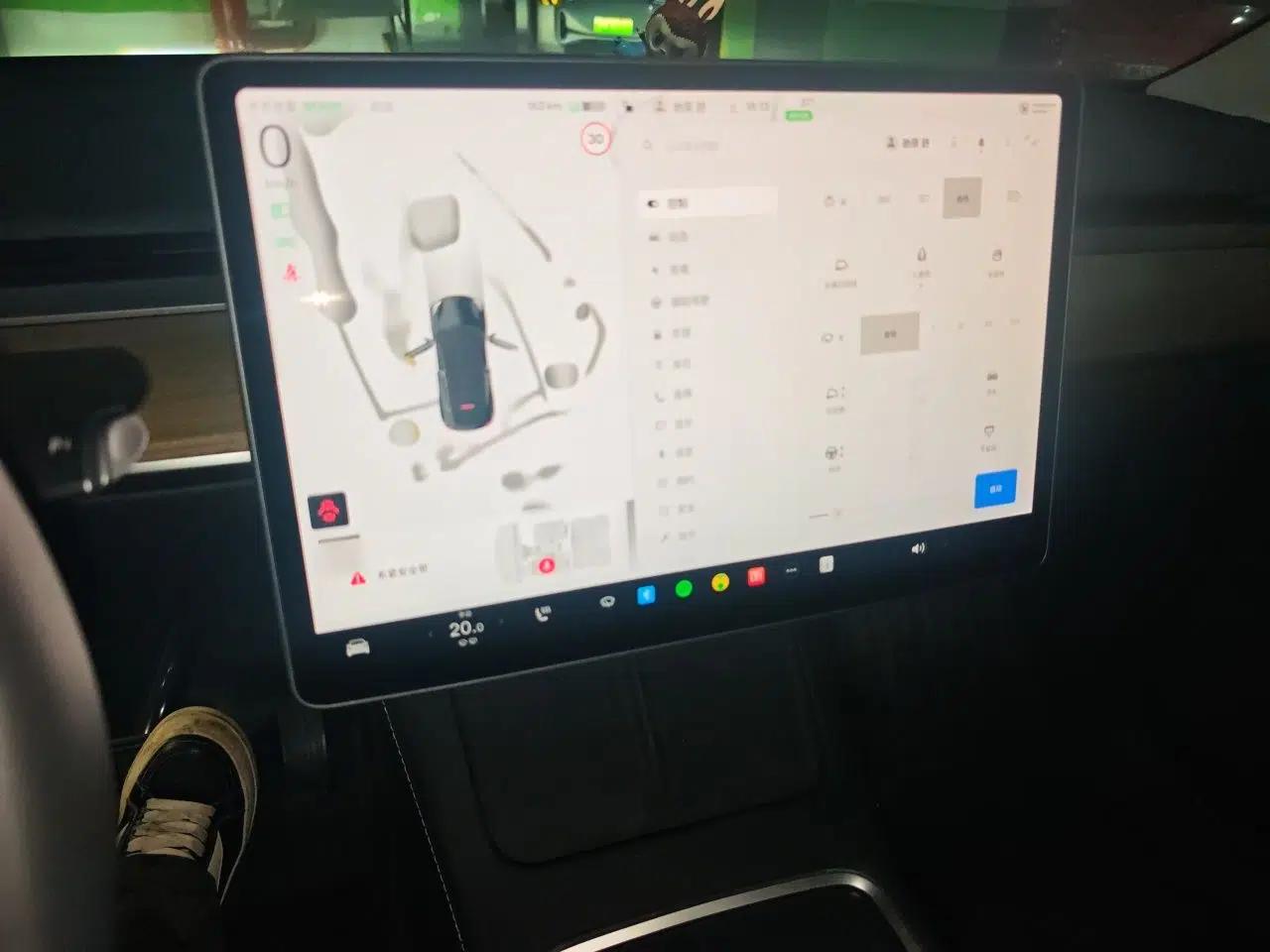 Tesla Model Y 2022 Revised Version Rear-Wheel Drive — миниатюра 8