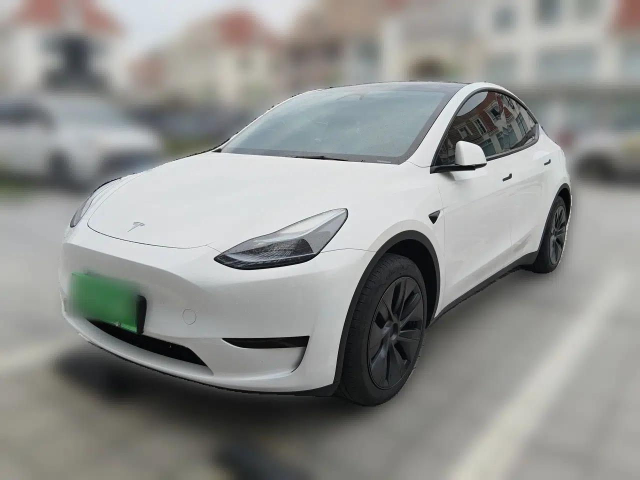 Tesla Model Y 2024 Rear-Wheel-Drive Version — миниатюра 1
