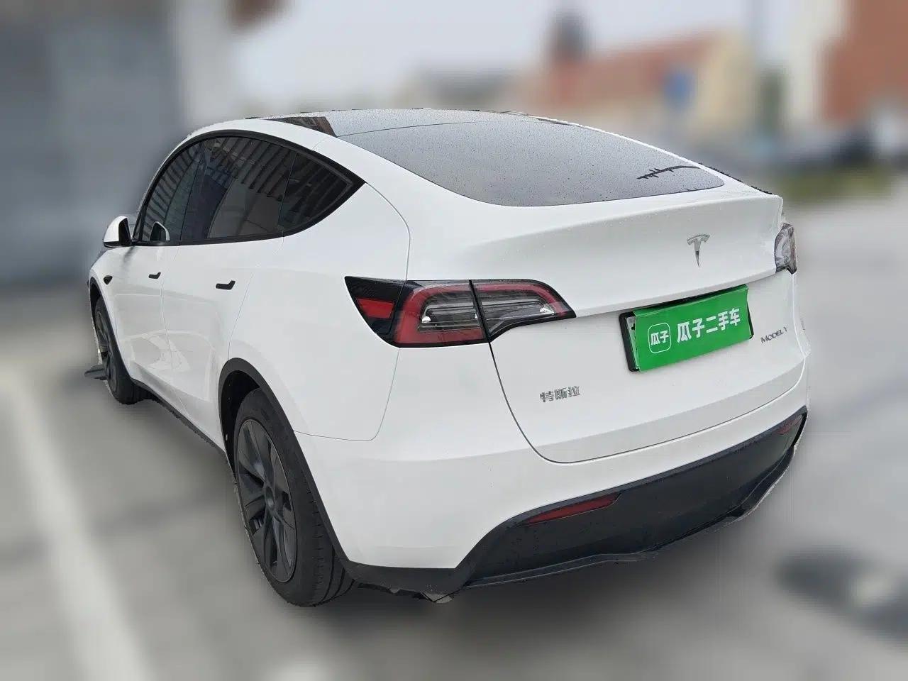 Tesla Model Y 2024 Rear-Wheel-Drive Version — миниатюра 4