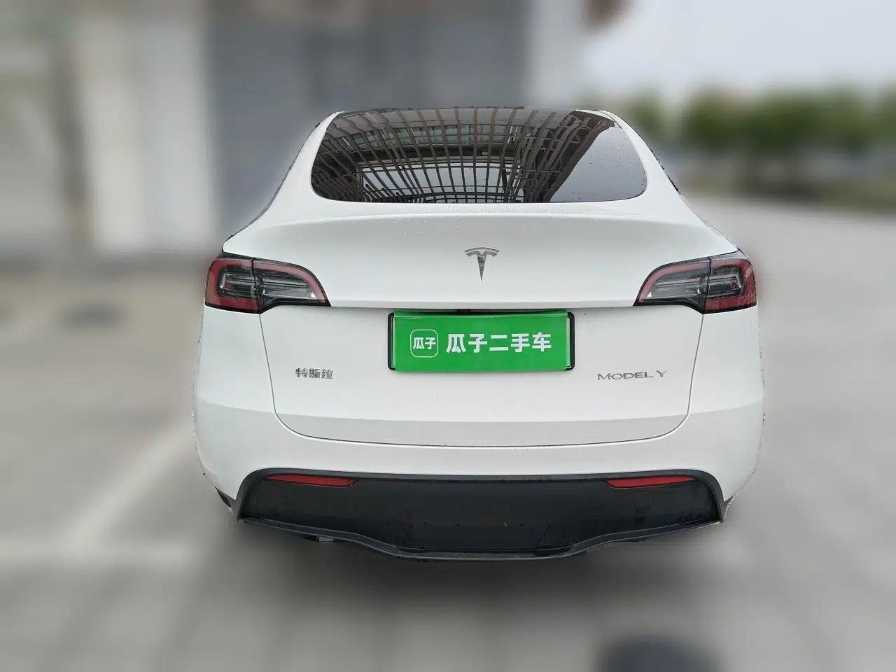 Tesla Model Y 2024 Rear-Wheel-Drive Version — миниатюра 5
