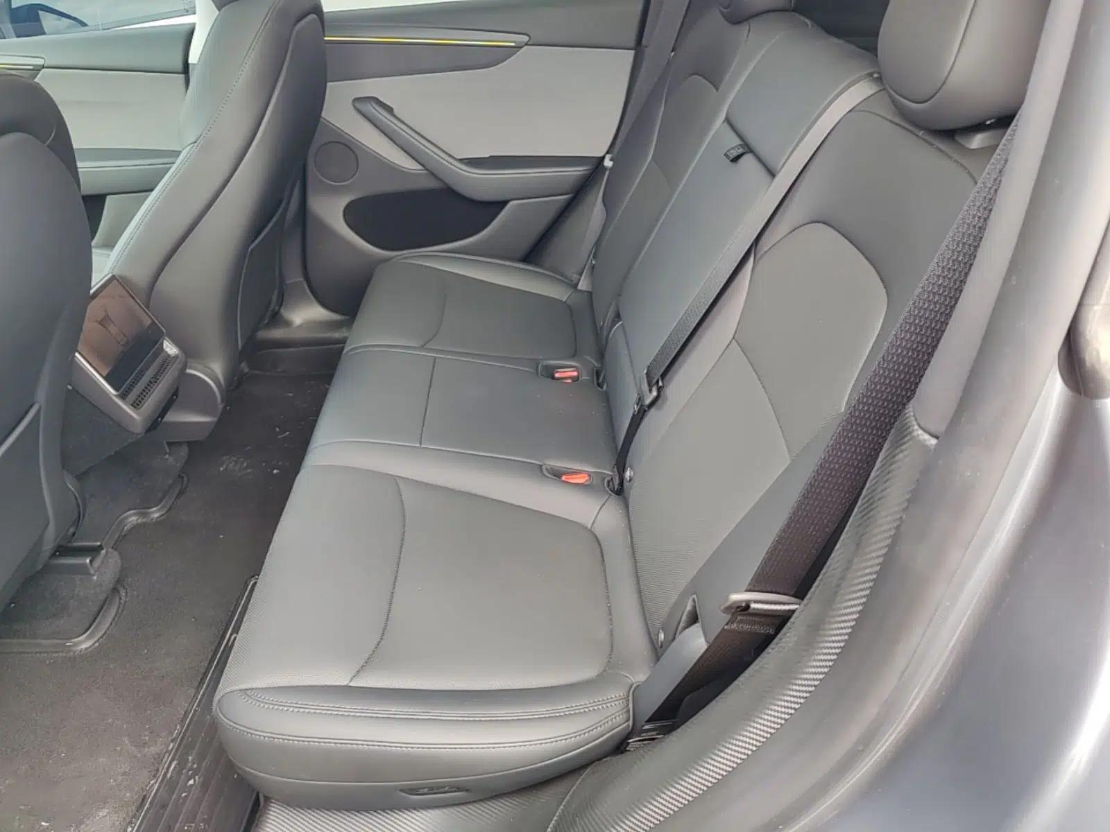Tesla Model Y 2025 Rear-Wheel-Drive Version — миниатюра 20