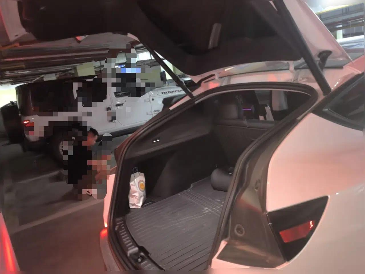 Tesla Model Y 2025 Rear-Wheel-Drive Version — миниатюра 16