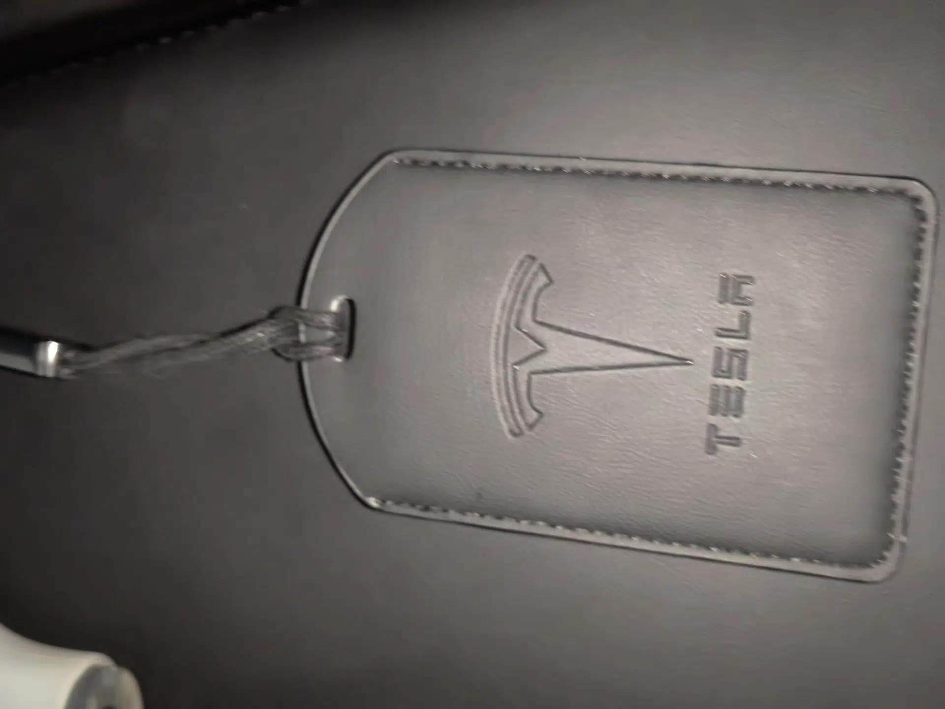 Tesla Model Y 2025 Rear-Wheel-Drive Version — миниатюра 17