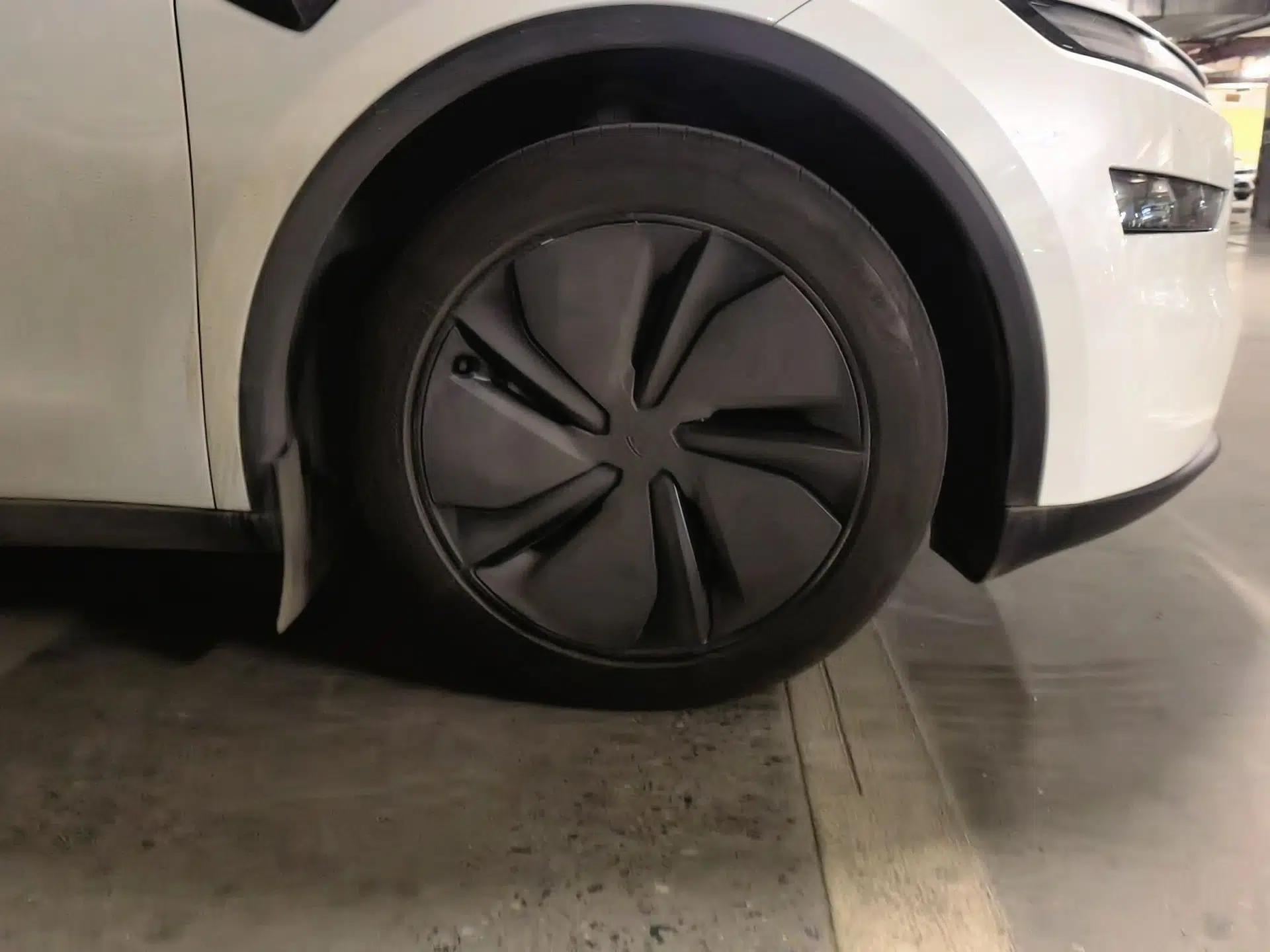 Tesla Model Y 2025 Rear-Wheel-Drive Version — миниатюра 8