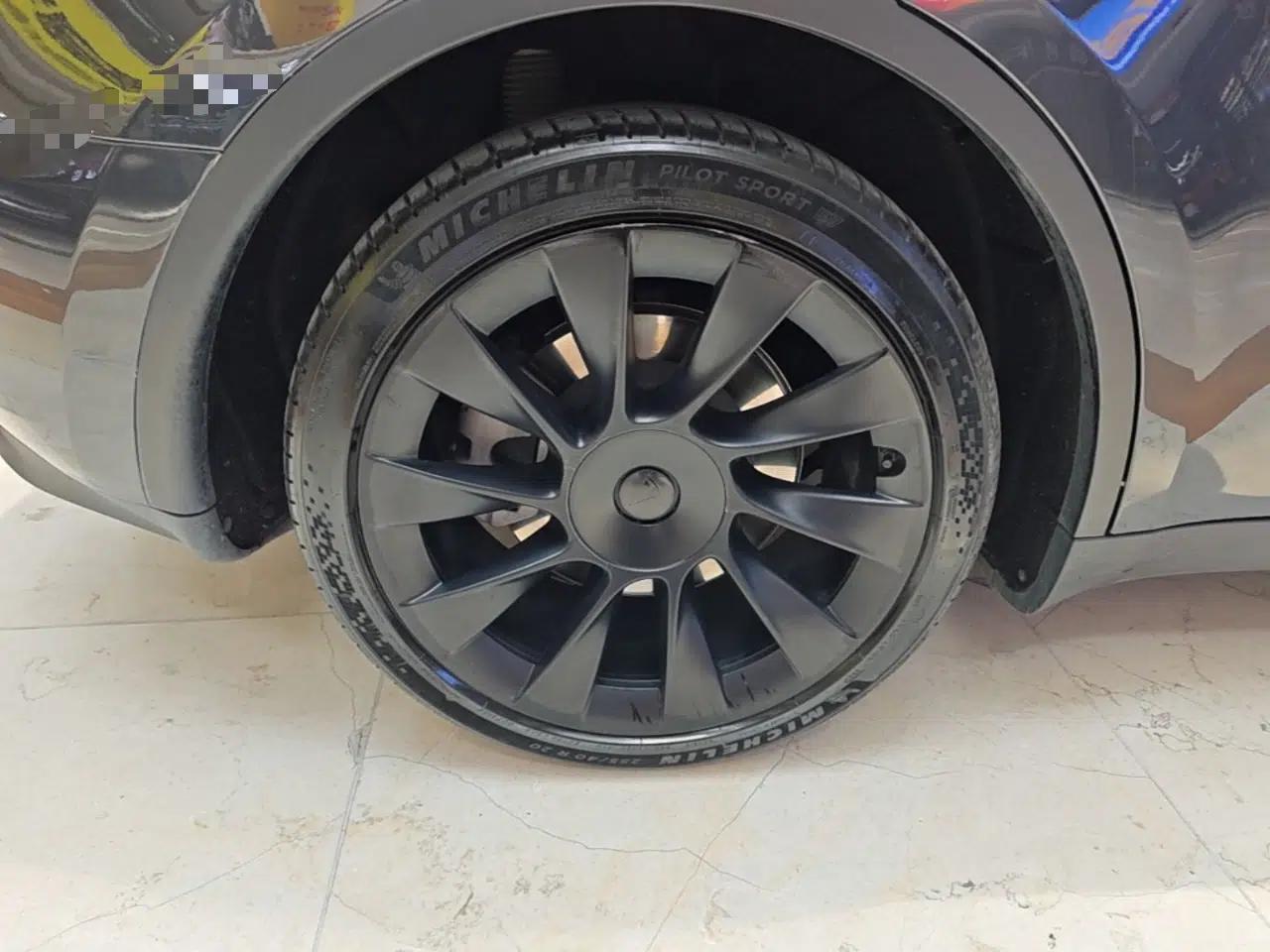 Tesla Model Y 2024 Rear-Wheel-Drive Version — миниатюра 11