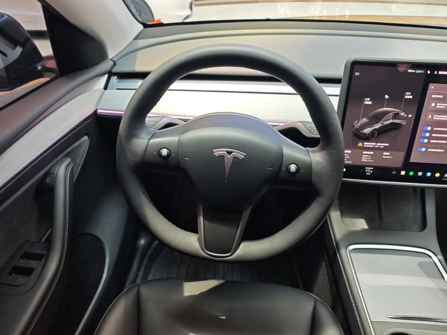Tesla Model Y 2024 Rear-Wheel-Drive Version — миниатюра 13