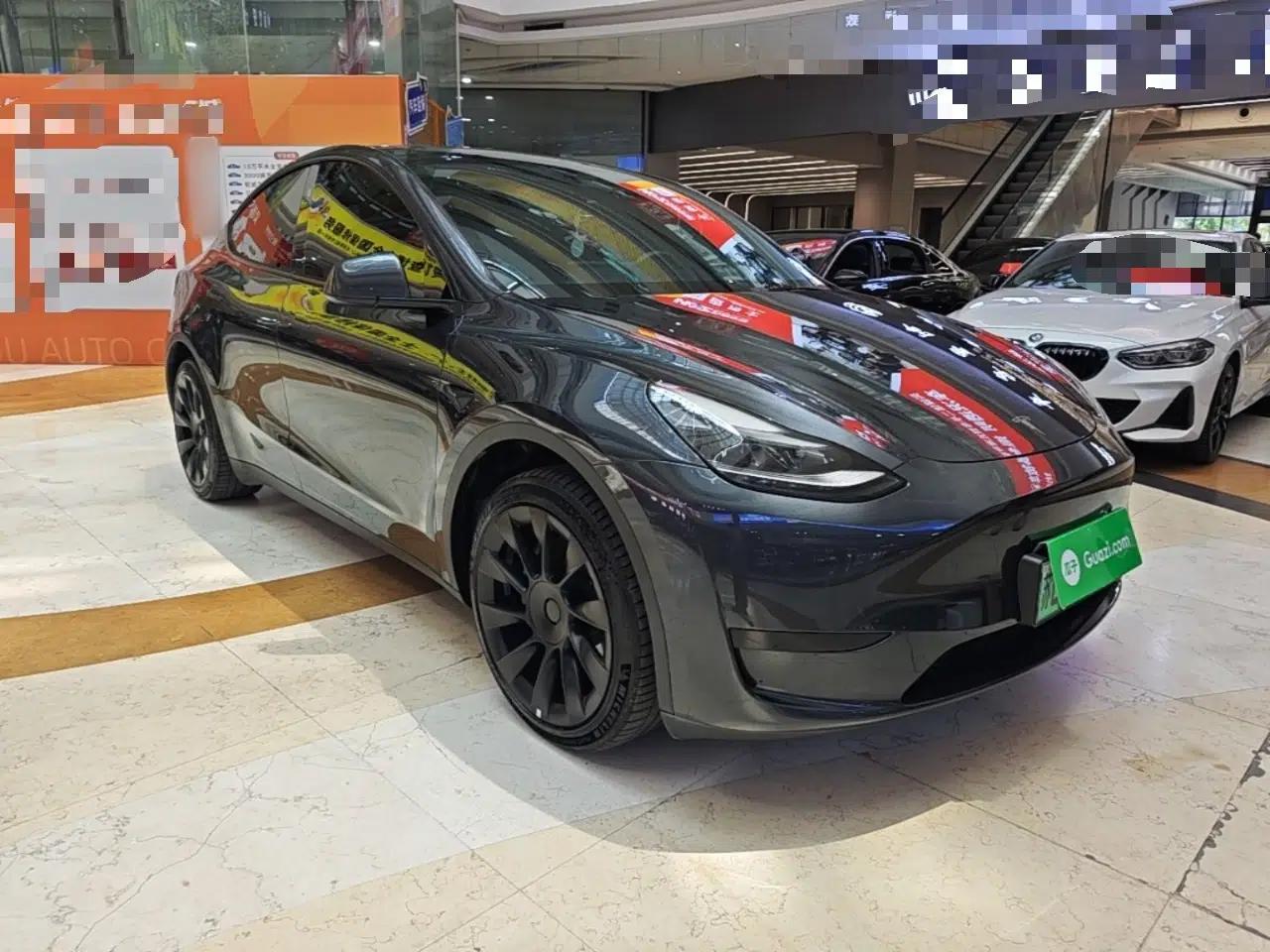 Tesla Model Y 2024 Rear-Wheel-Drive Version — миниатюра 3