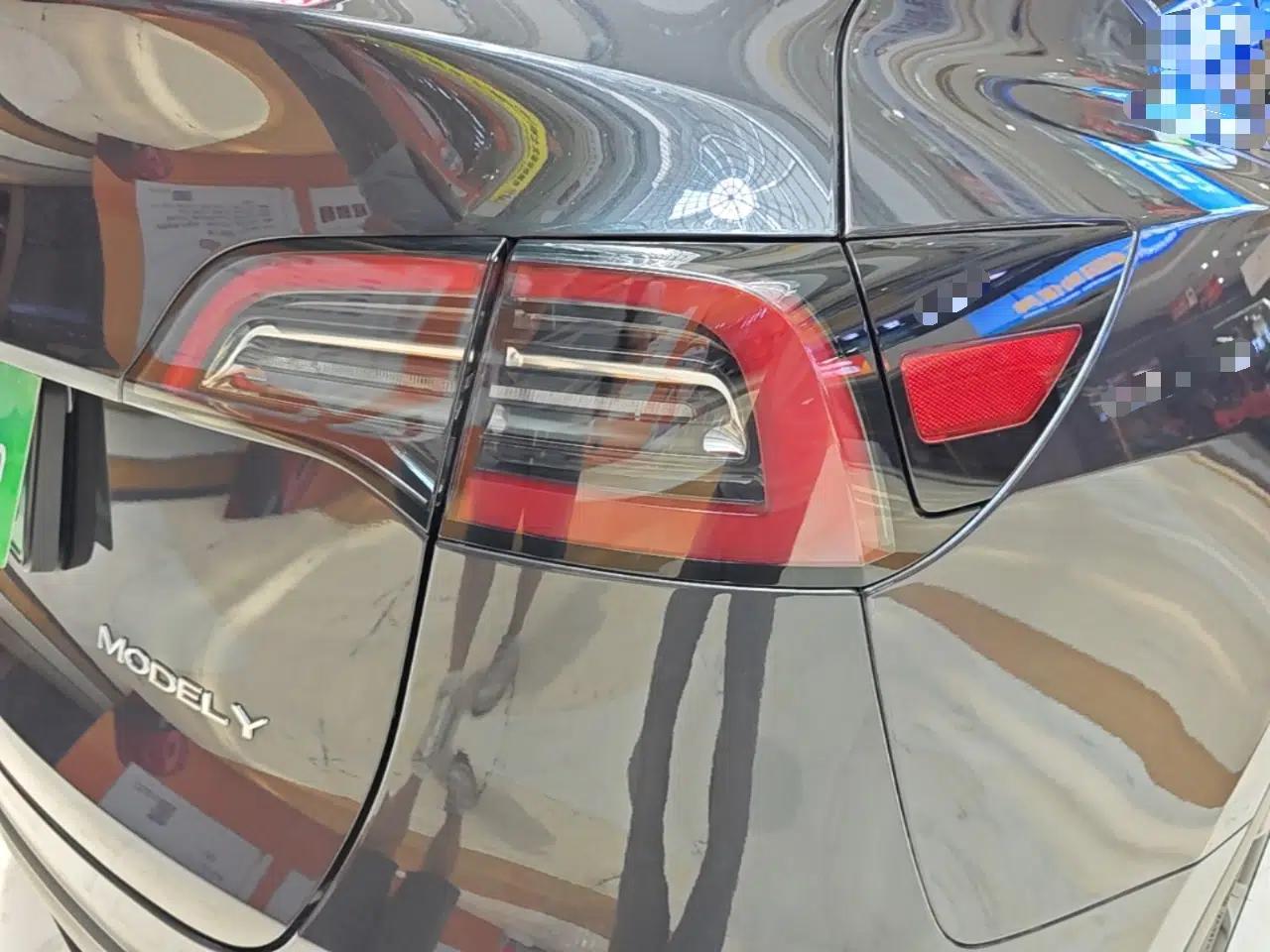 Tesla Model Y 2024 Rear-Wheel-Drive Version — миниатюра 9