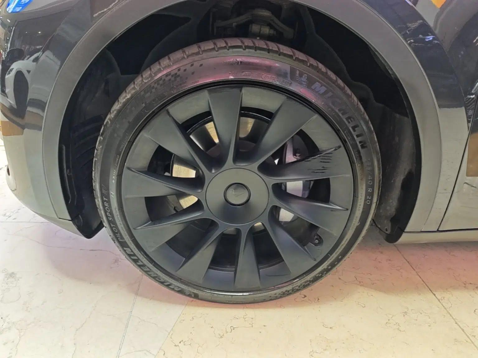 Tesla Model Y 2024 Rear-Wheel-Drive Version — миниатюра 10
