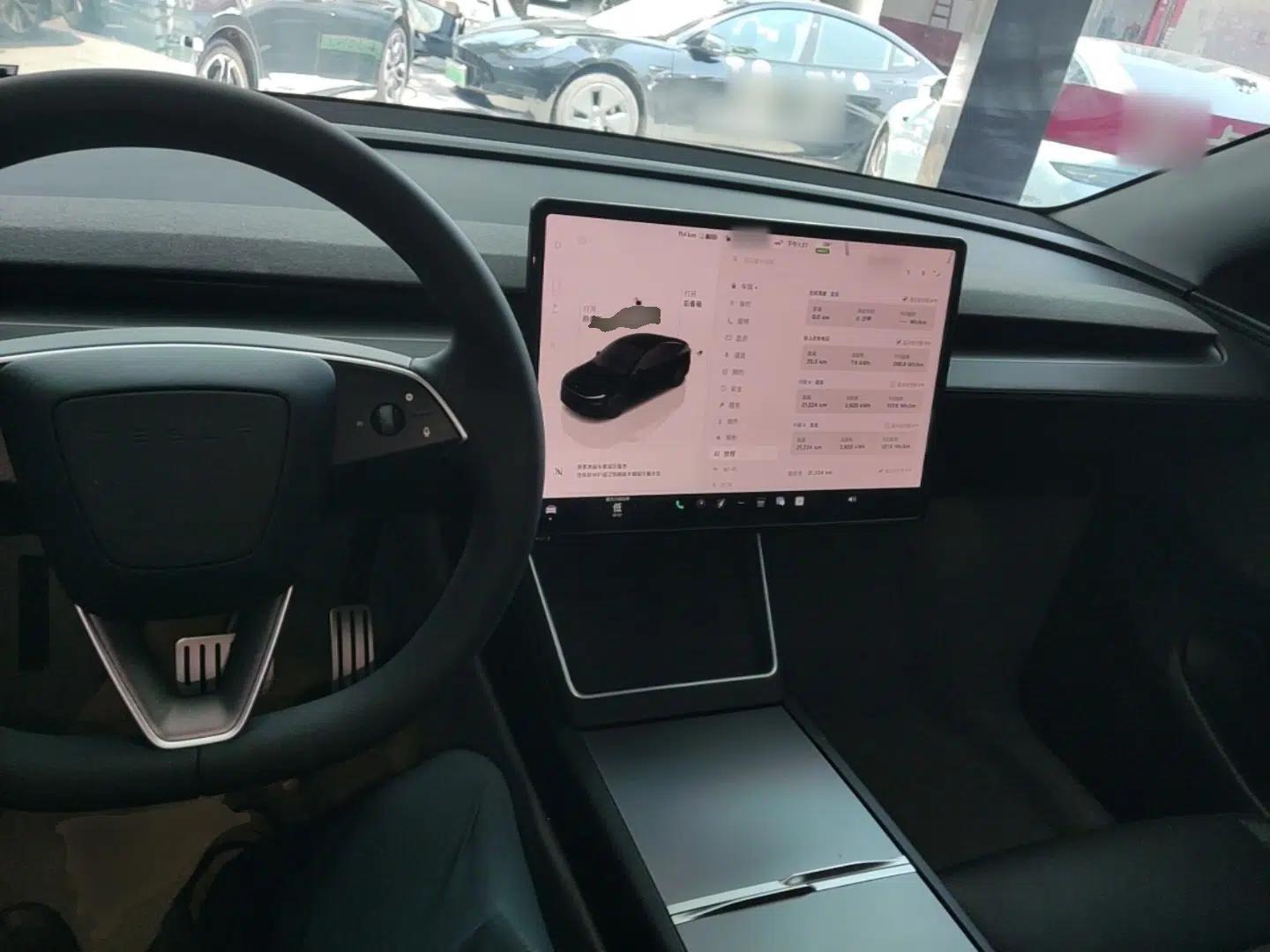 Tesla Model Y 2025 Rear-Wheel-Drive Version — миниатюра 12