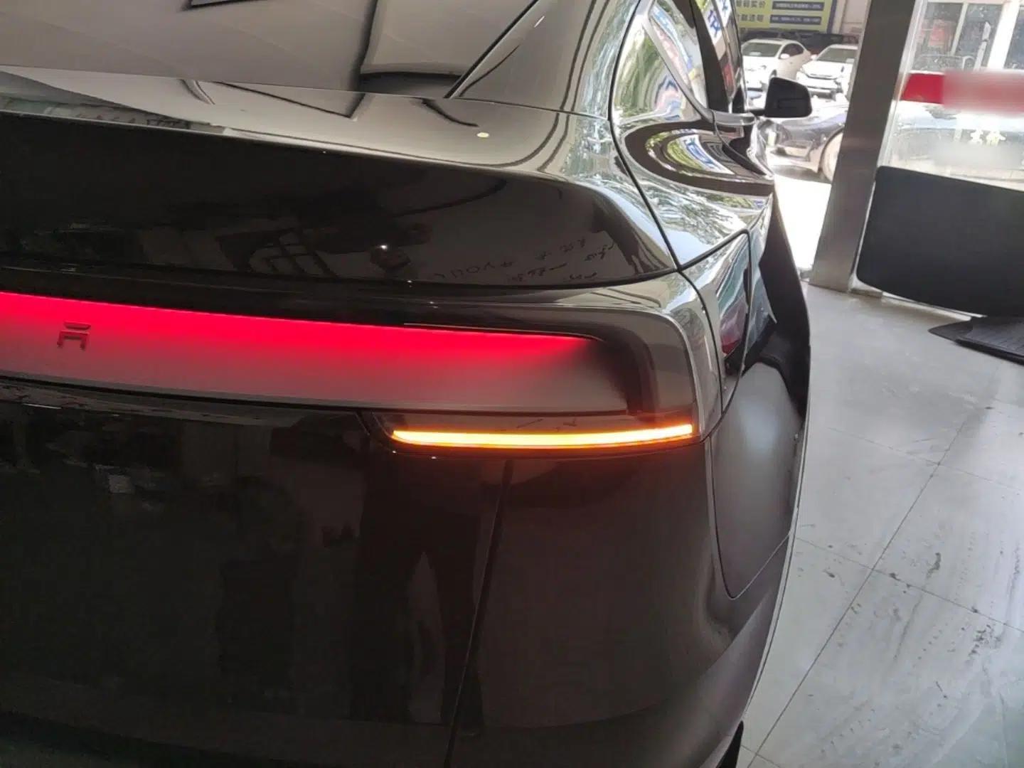 Tesla Model Y 2025 Rear-Wheel-Drive Version — миниатюра 9