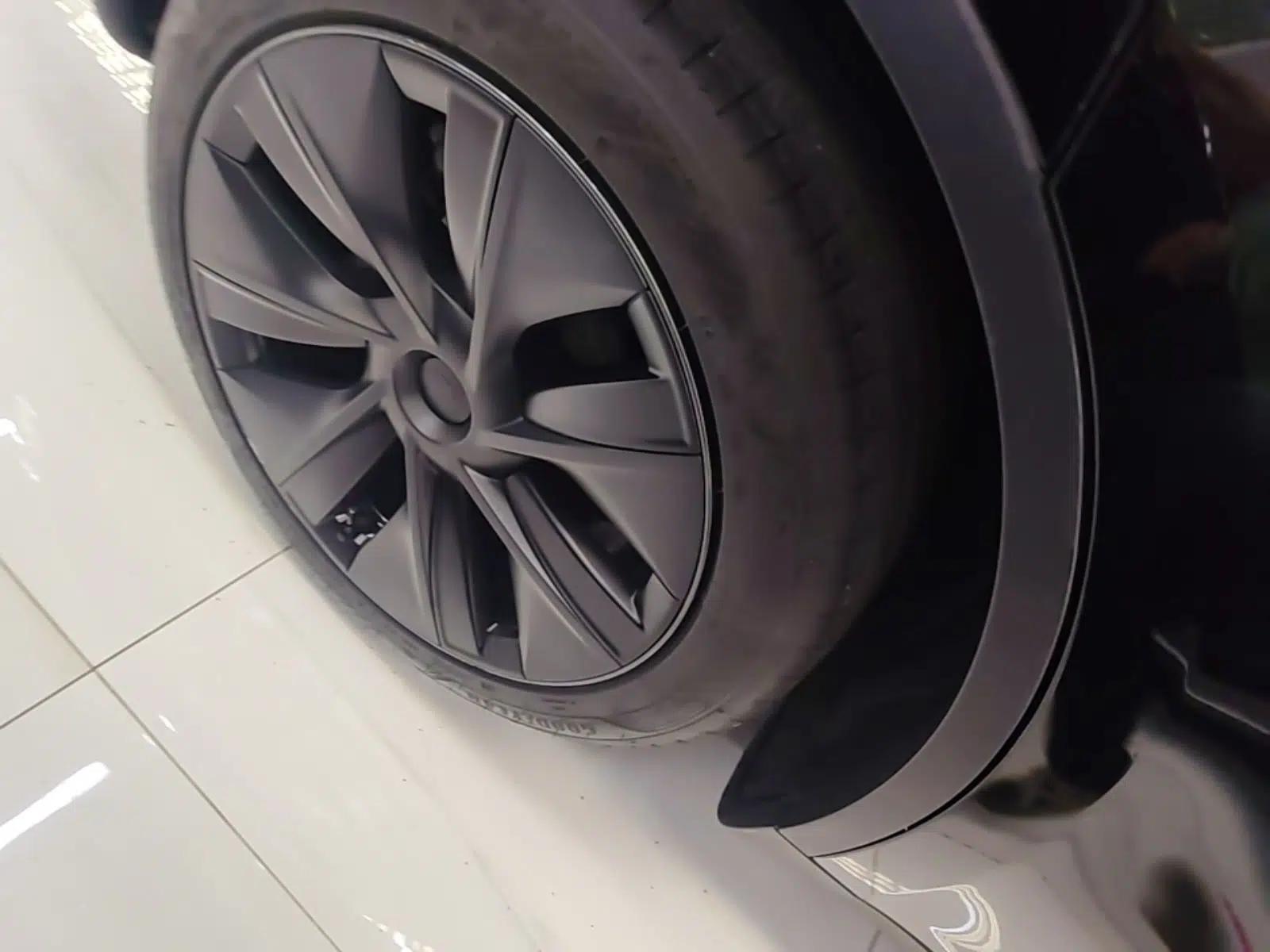 Tesla Model Y 2023 Rear-Wheel-Drive Version — миниатюра 11