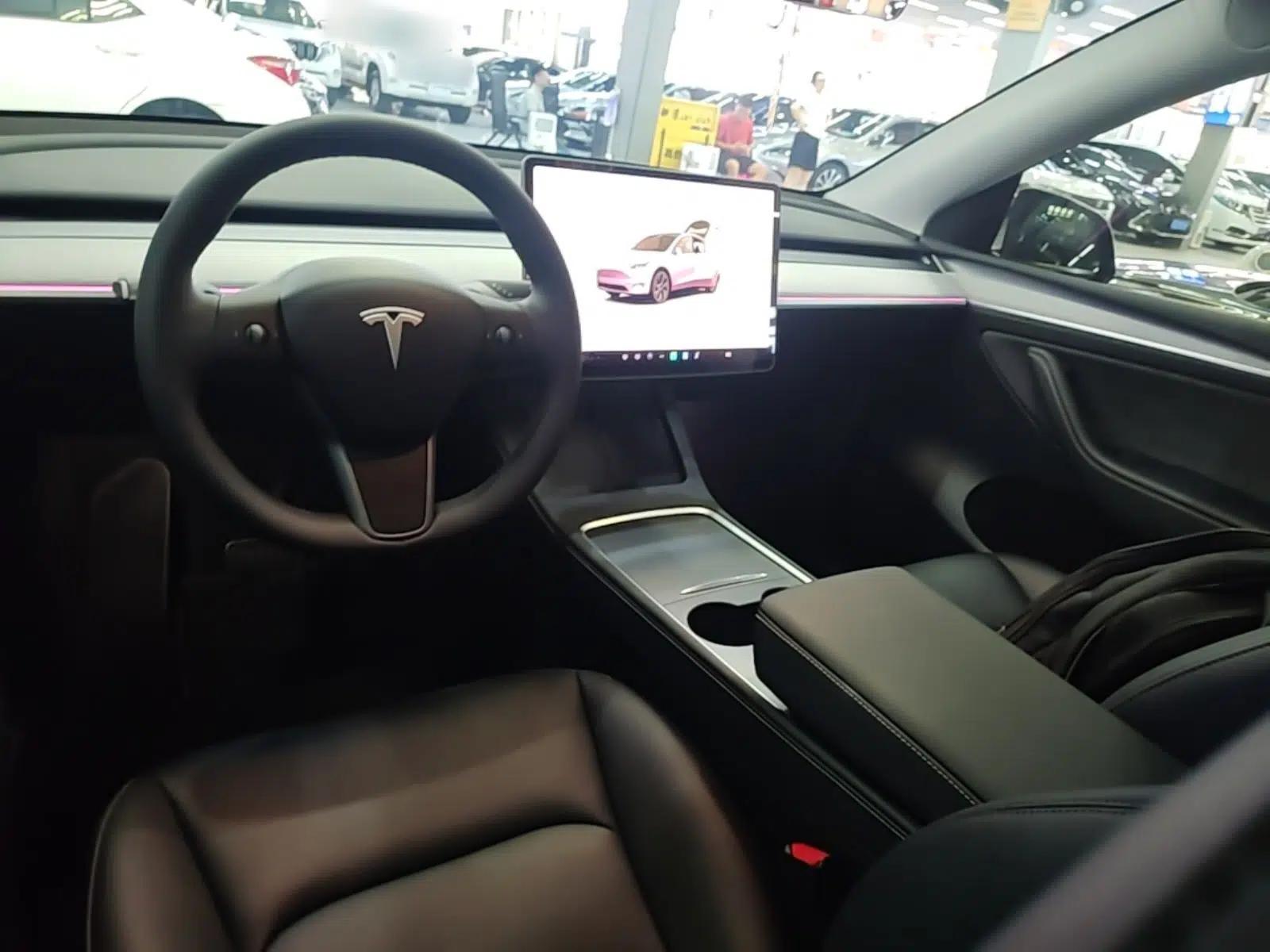 Tesla Model Y 2023 Rear-Wheel-Drive Version — миниатюра 17
