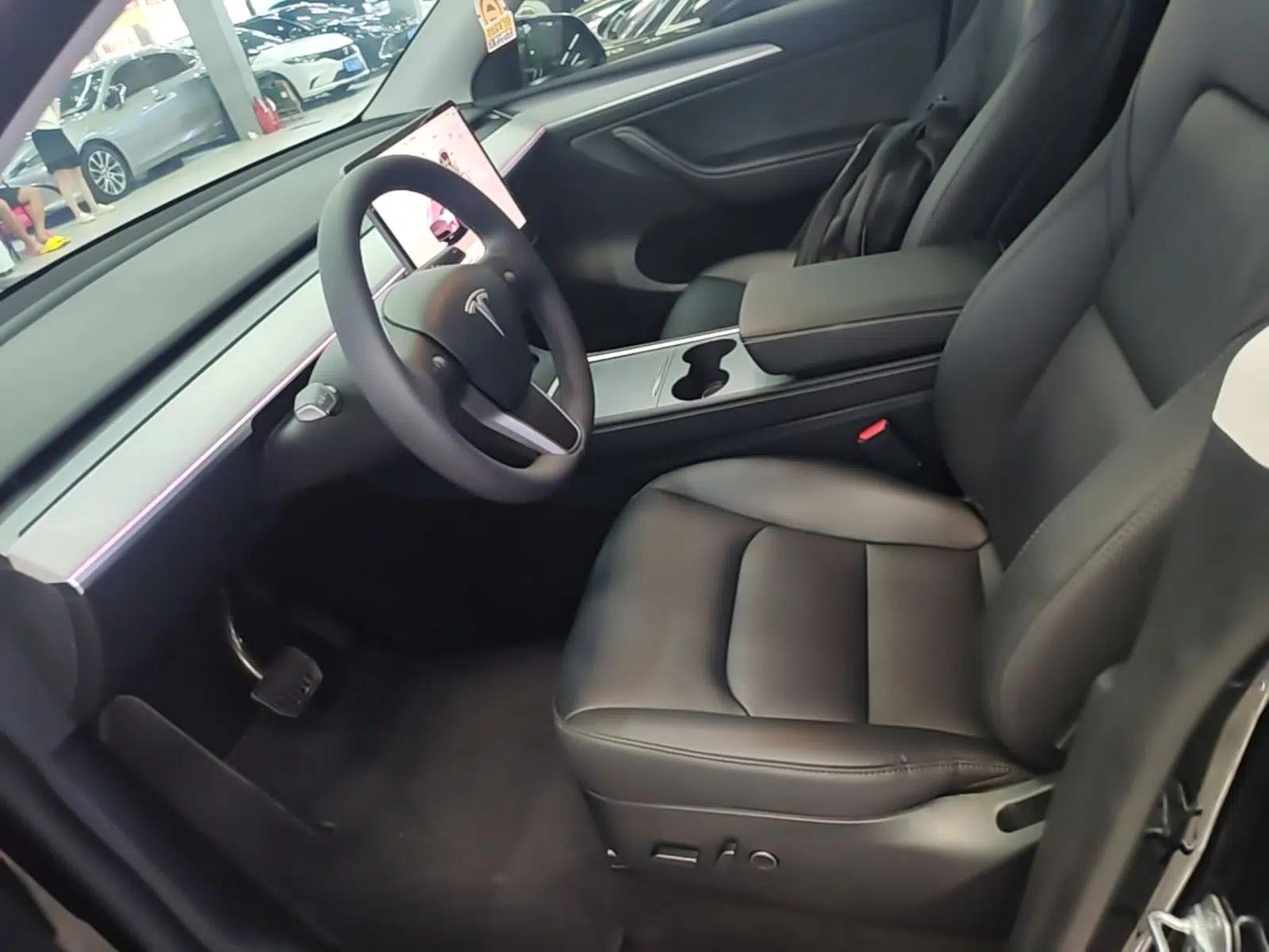 Tesla Model Y 2023 Rear-Wheel-Drive Version — миниатюра 22