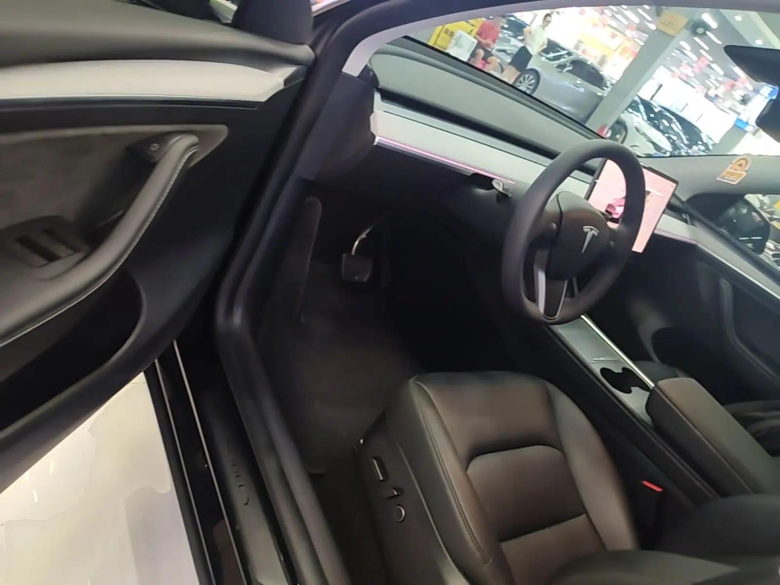 Tesla Model Y 2023 Rear-Wheel-Drive Version — миниатюра 23