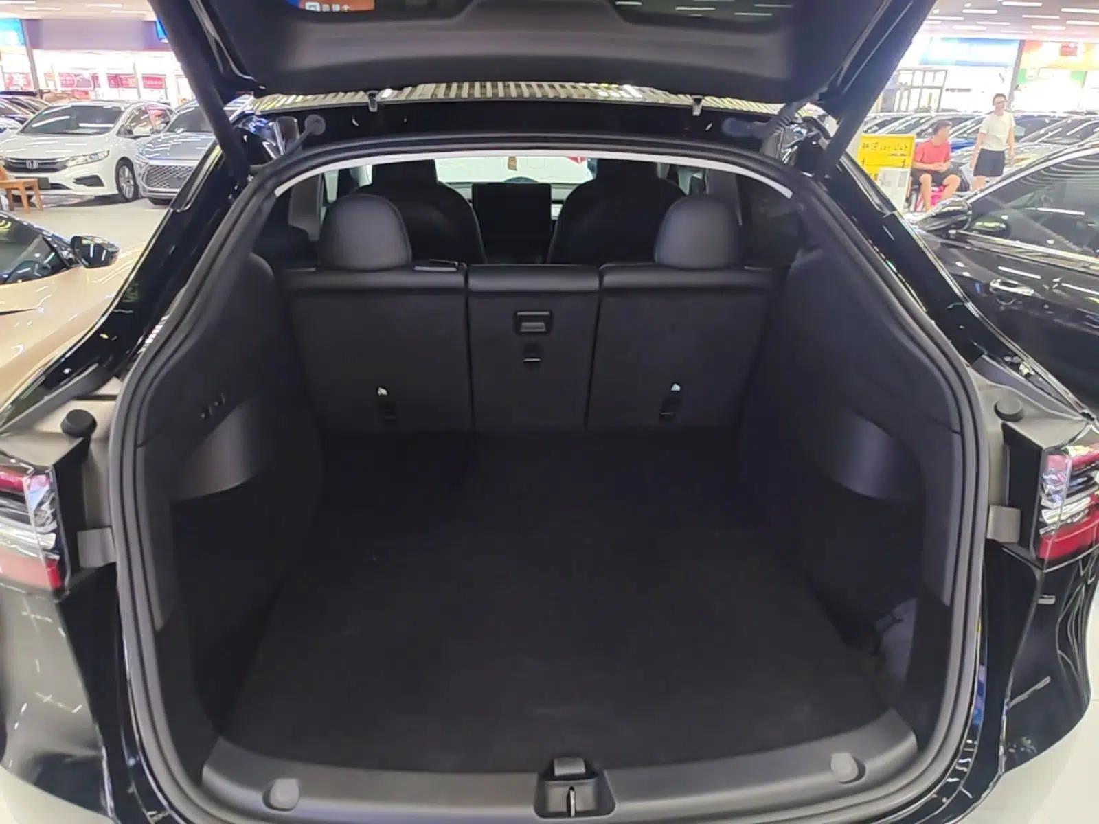 Tesla Model Y 2023 Rear-Wheel-Drive Version — миниатюра 27