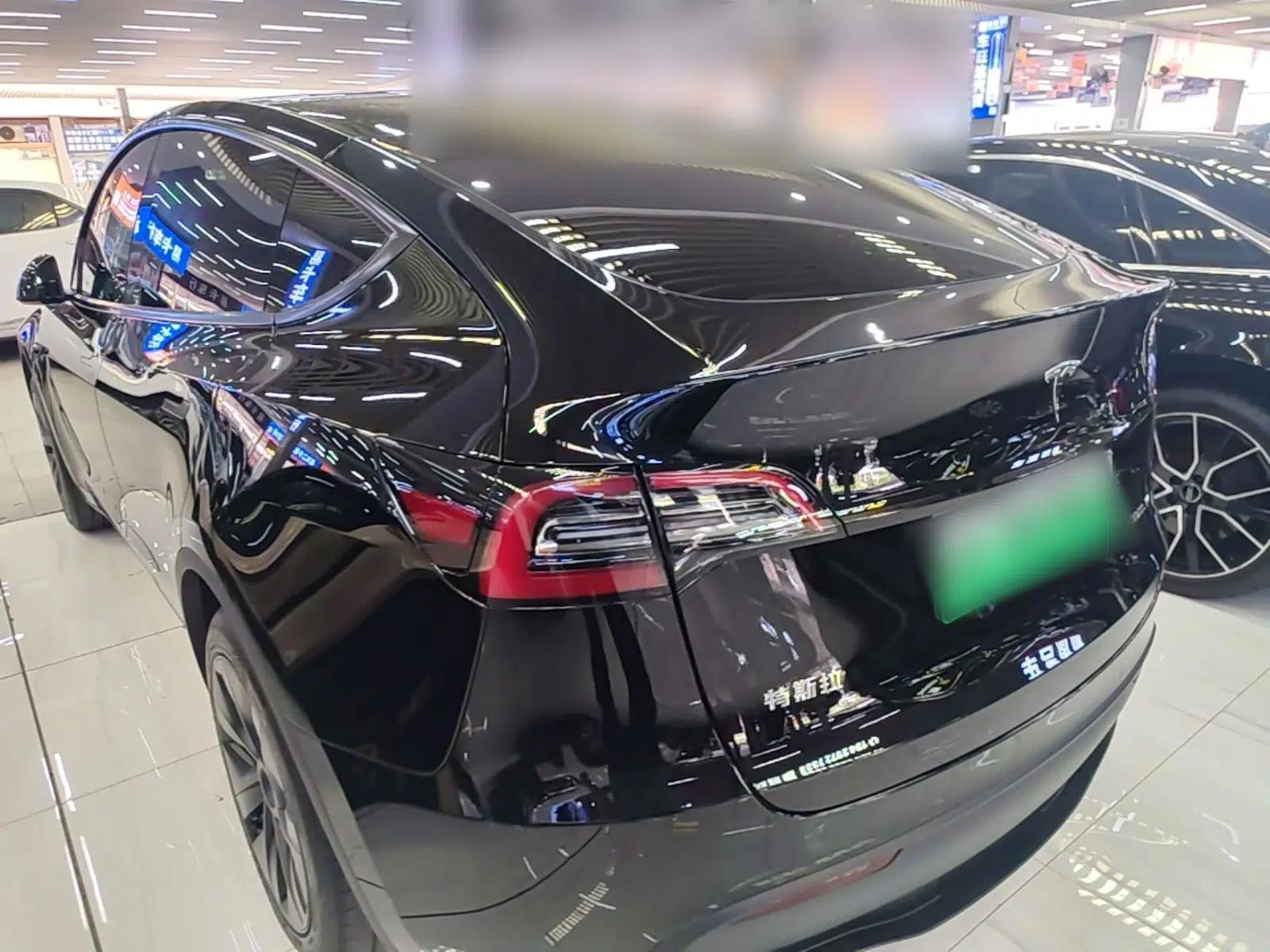 Tesla Model Y 2023 Rear-Wheel-Drive Version — миниатюра 4