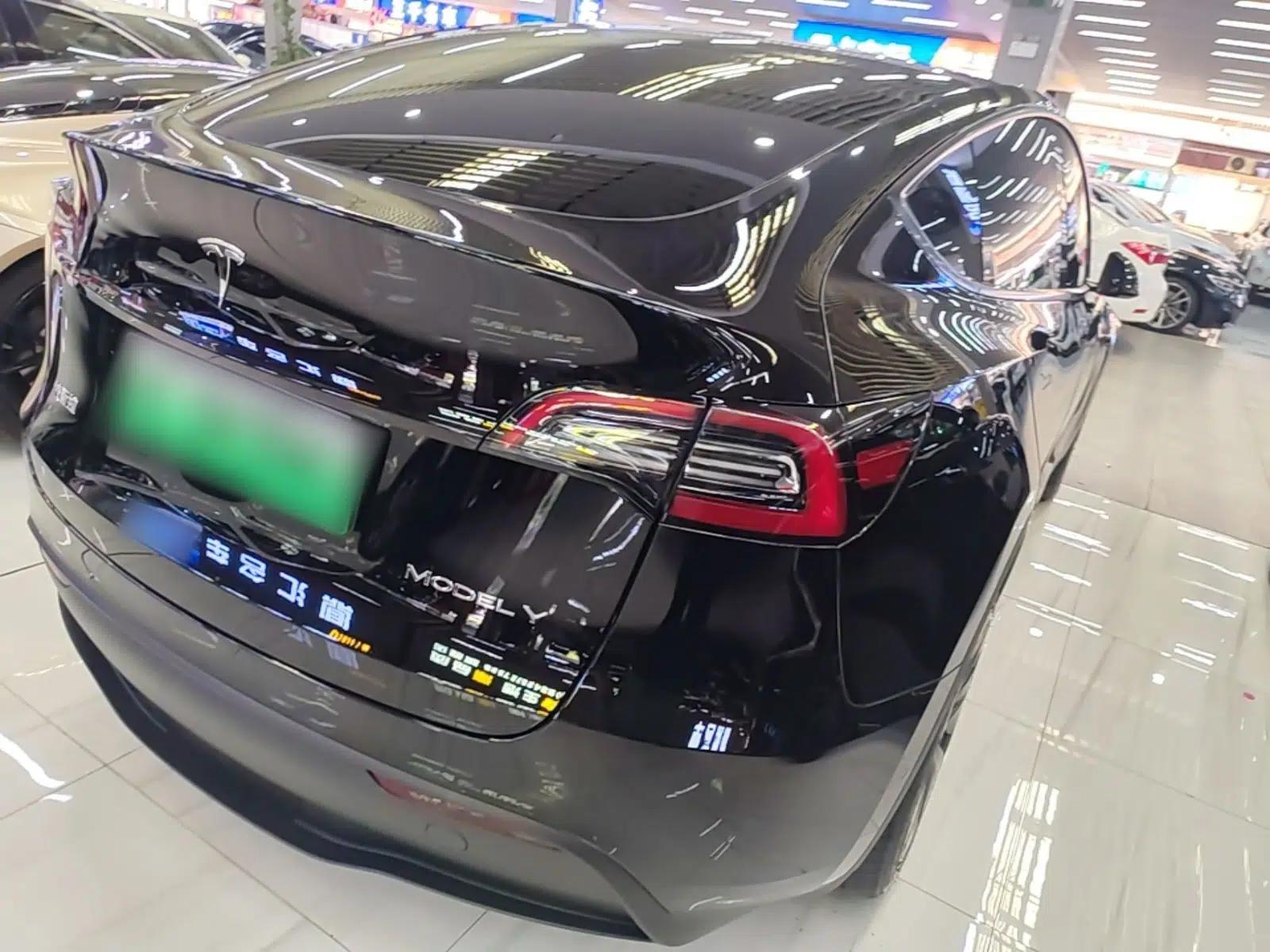 Tesla Model Y 2023 Rear-Wheel-Drive Version — миниатюра 6
