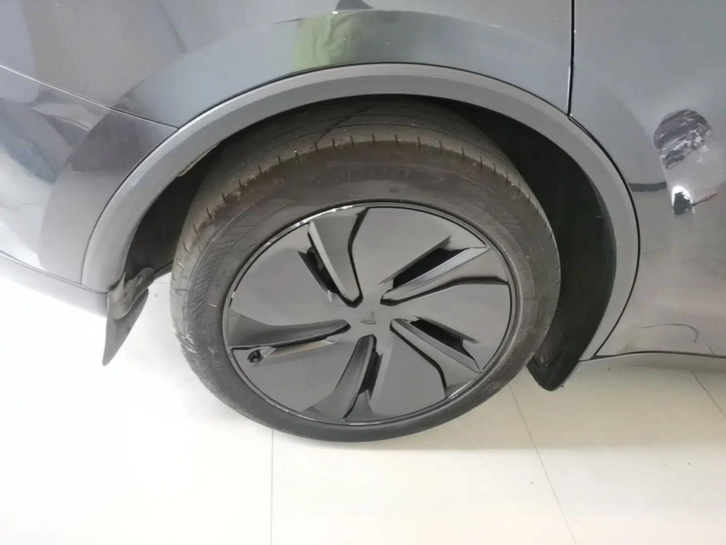 Tesla Model Y 2025 Rear-Wheel-Drive Version — миниатюра 11