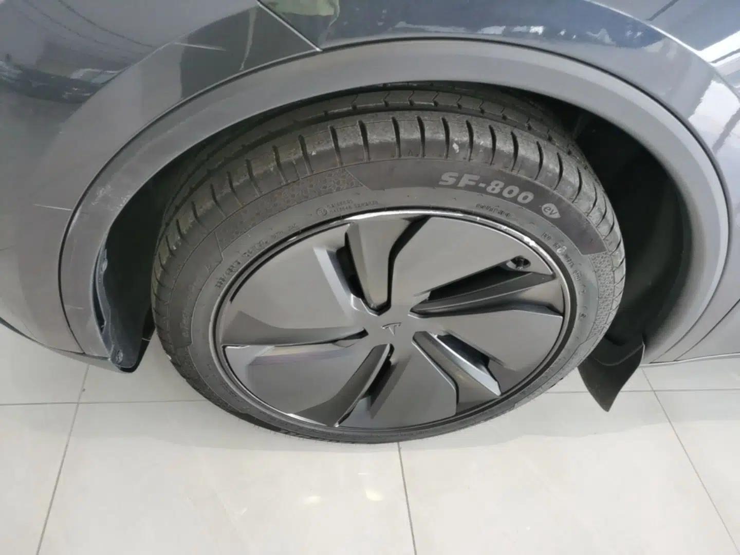 Tesla Model Y 2025 Rear-Wheel-Drive Version — миниатюра 10