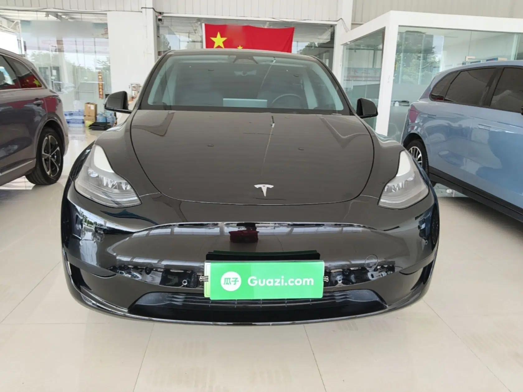 Tesla Model Y 2023 Rear-Wheel-Drive Version — миниатюра 2