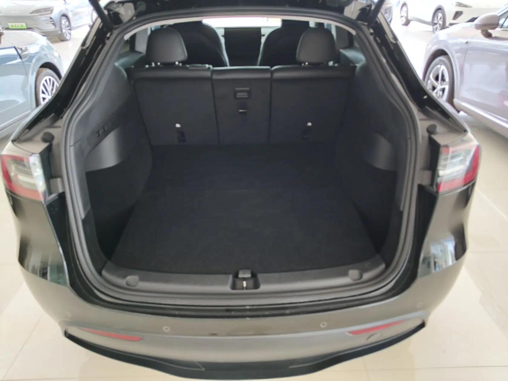 Tesla Model Y 2023 Rear-Wheel-Drive Version — миниатюра 27