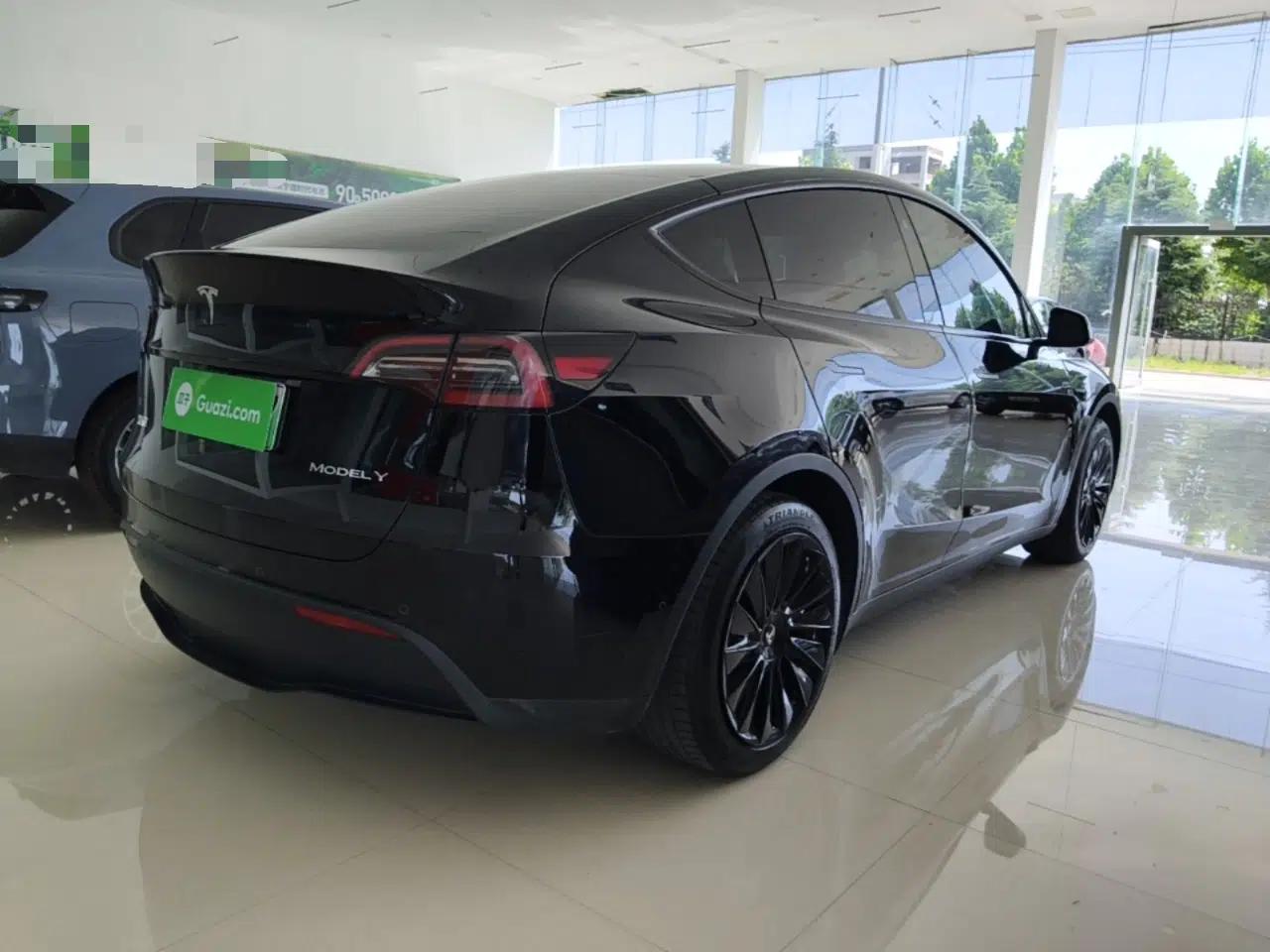 Tesla Model Y 2023 Rear-Wheel-Drive Version — миниатюра 6