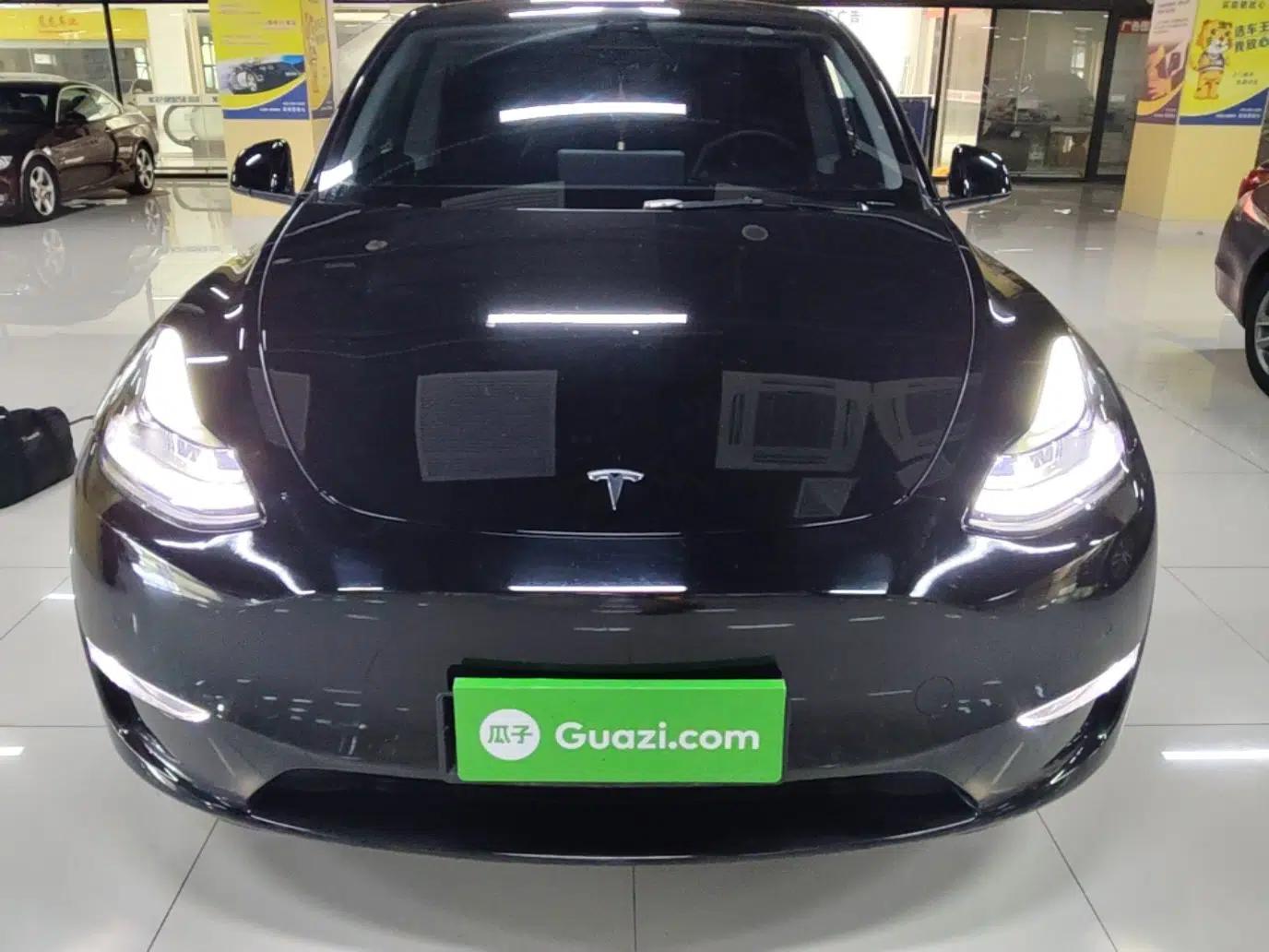 Tesla Model Y 2023 Long-Range All-Wheel-Drive Version — миниатюра 2