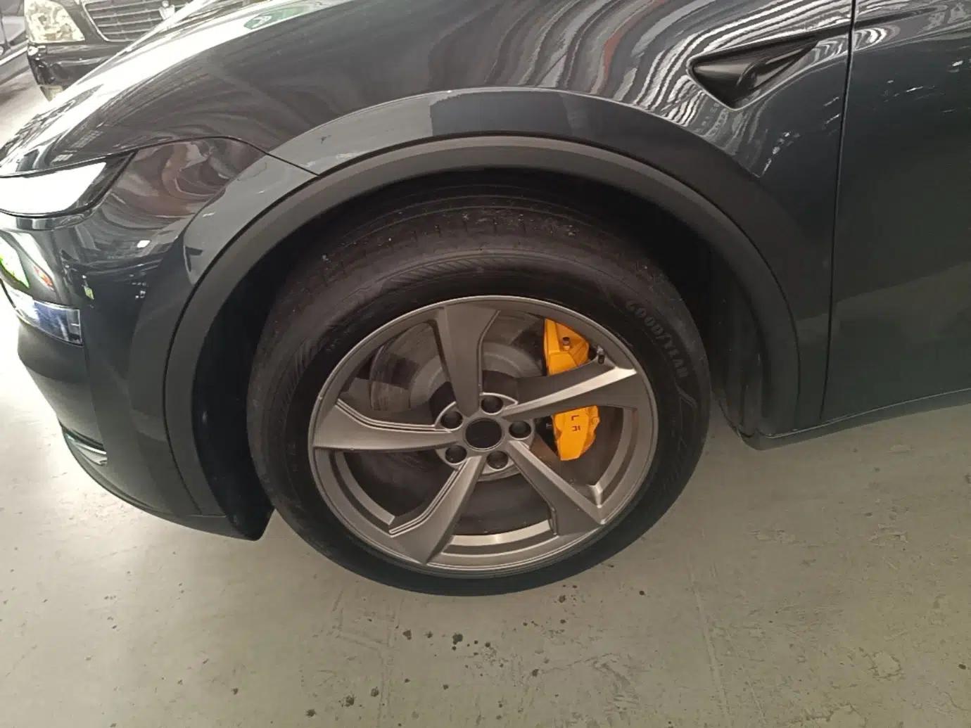 Tesla Model Y 2025 Rear-Wheel-Drive Version — миниатюра 15
