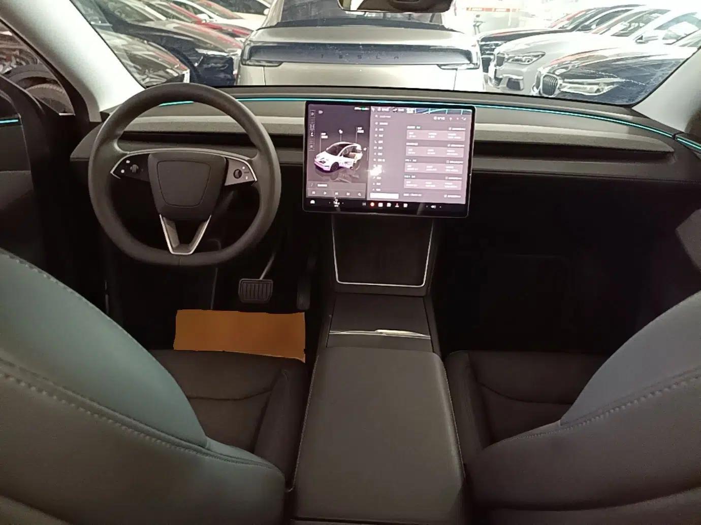 Tesla Model Y 2025 Rear-Wheel-Drive Version — миниатюра 17