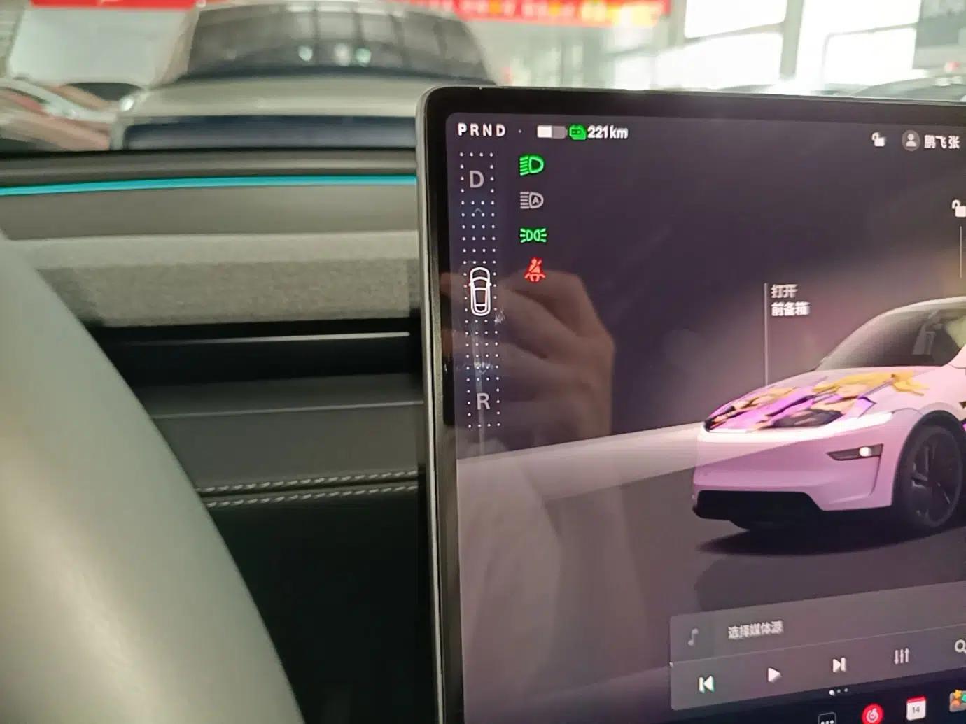Tesla Model Y 2025 Rear-Wheel-Drive Version — миниатюра 21