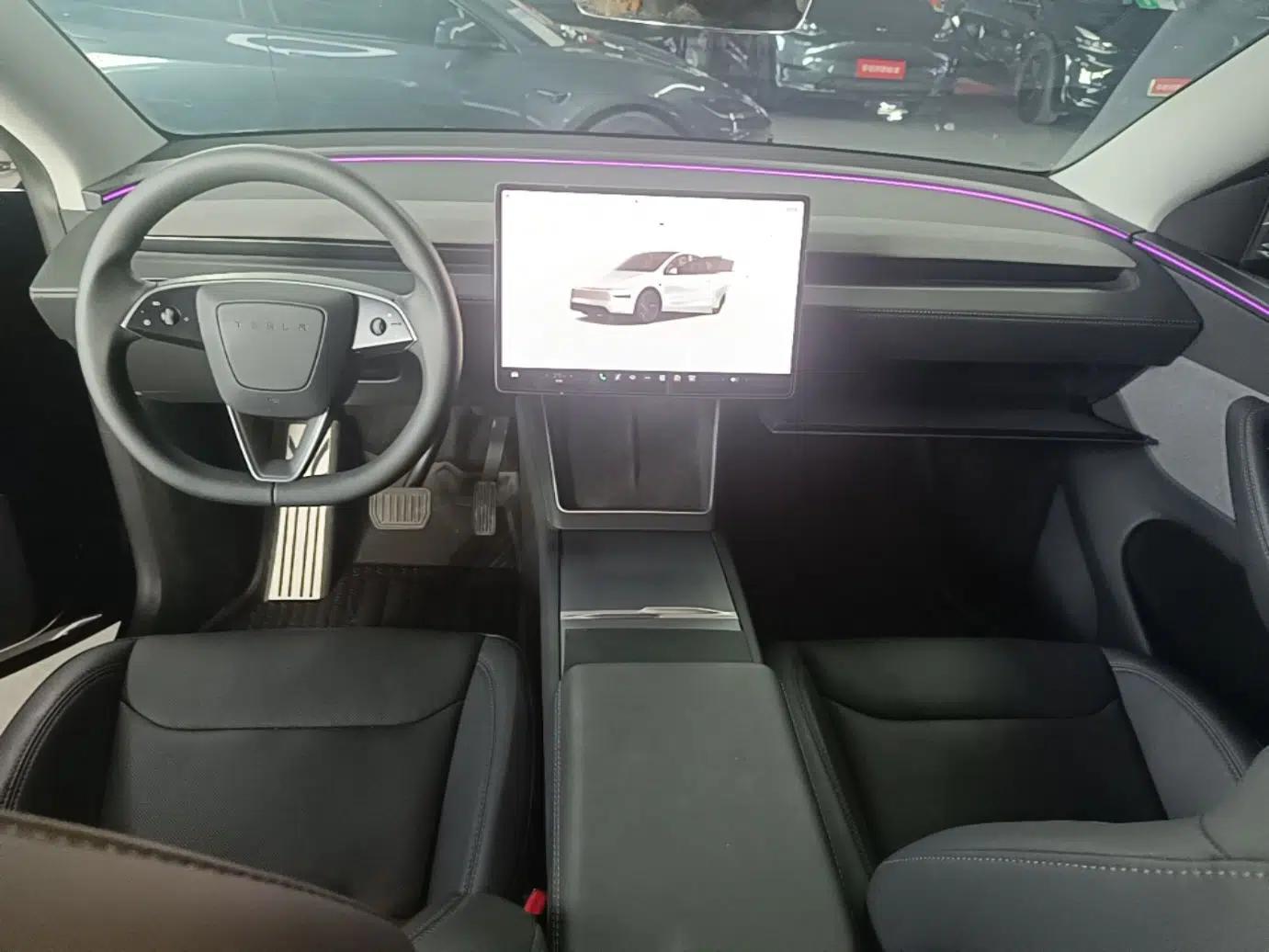 Tesla Model Y 2025 Rear-Wheel-Drive Version — миниатюра 12