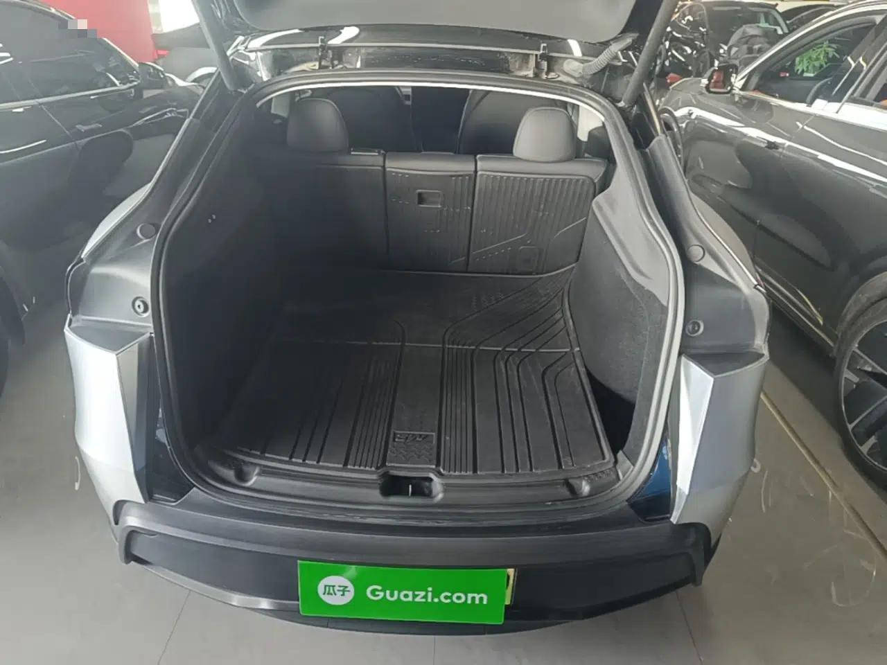 Tesla Model Y 2025 Rear-Wheel-Drive Version — миниатюра 22