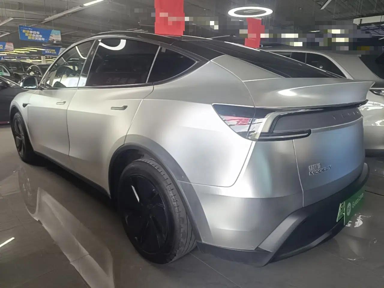 Tesla Model Y 2025 Rear-Wheel-Drive Version — миниатюра 4