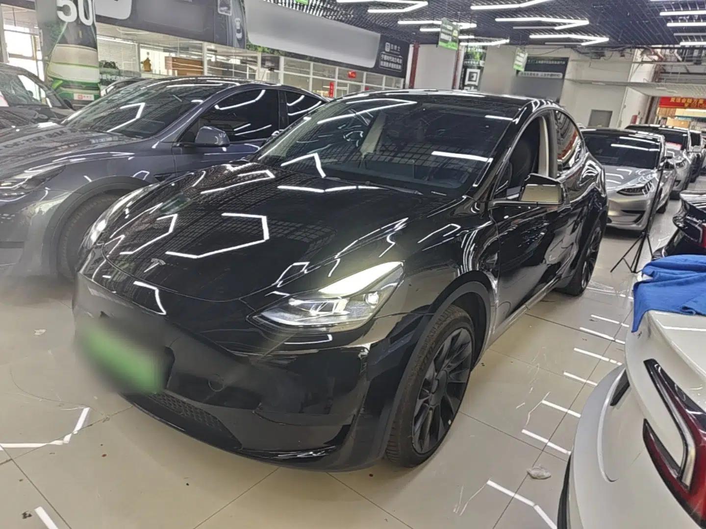 Tesla Model Y 2024 Rear-Wheel-Drive Version — миниатюра 1