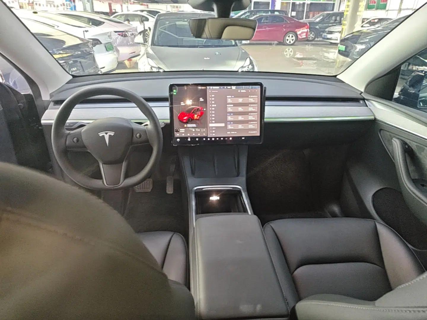 Tesla Model Y 2024 Rear-Wheel-Drive Version — миниатюра 12