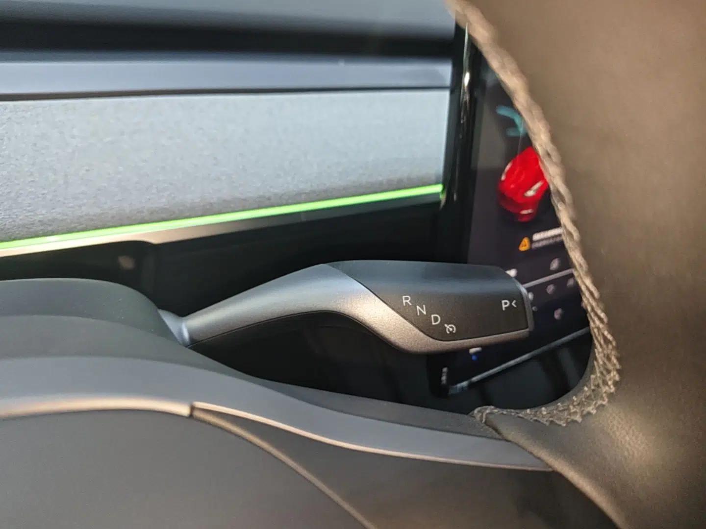 Tesla Model Y 2024 Rear-Wheel-Drive Version — миниатюра 16